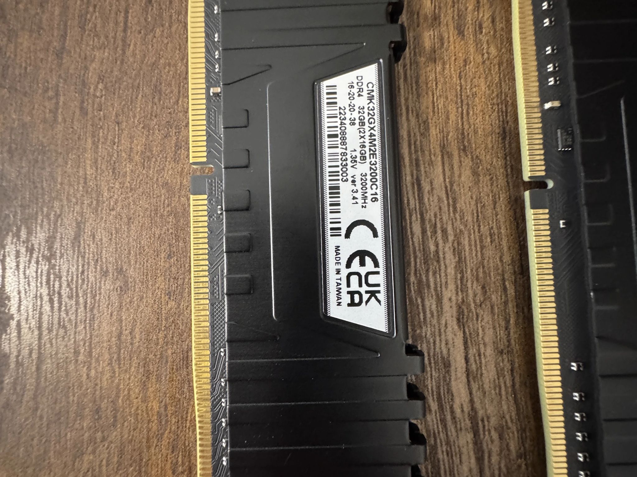 CORSAIR VENGEANCE LPX DDR4 RAM 32GB (2x16GB) 3200MHz (CMK32GX4M2E3200C16)