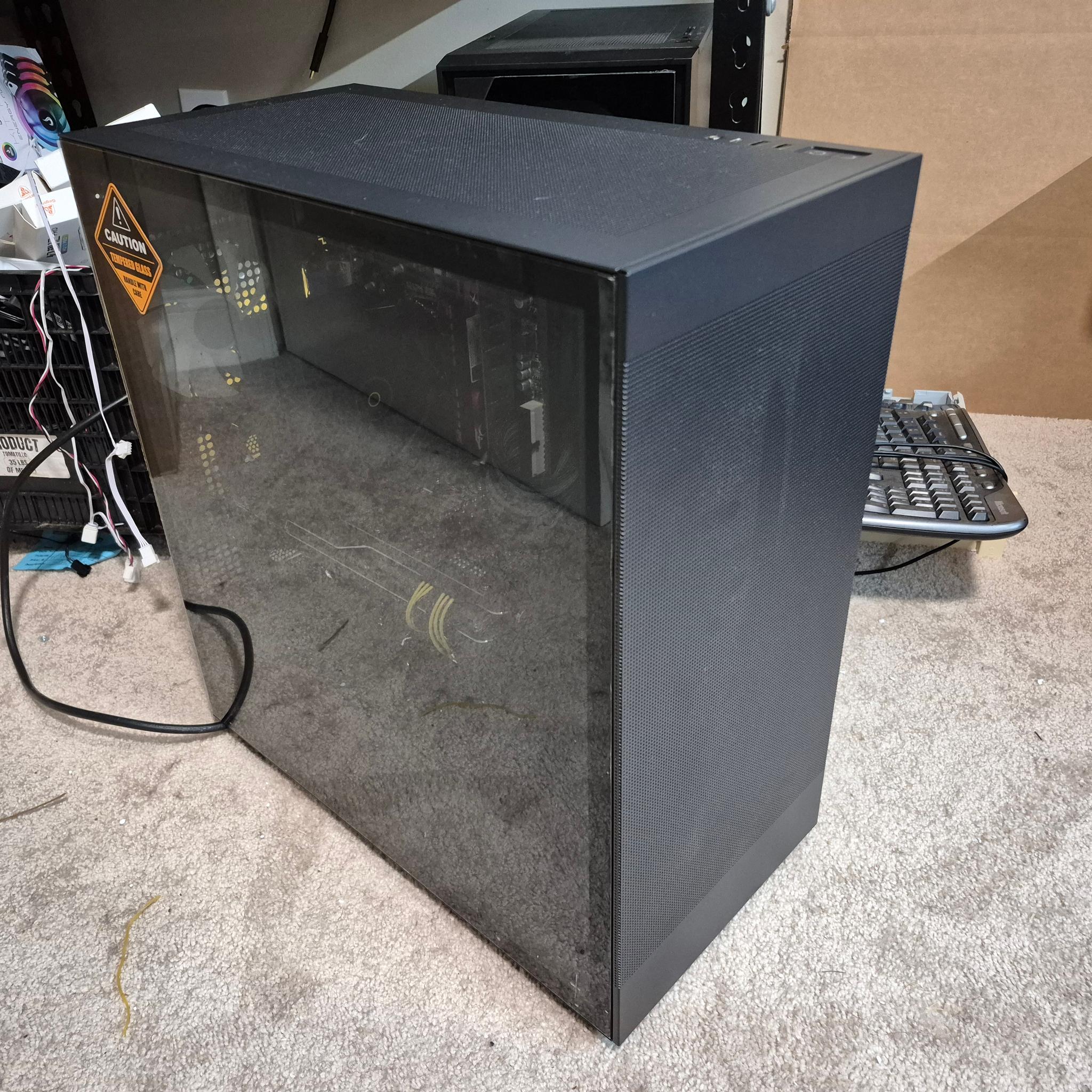 80 FPS Fortnite | i5-4590 , 16GB RAM, 480GB SSD, R9 280 3GB, RGB, Wifi