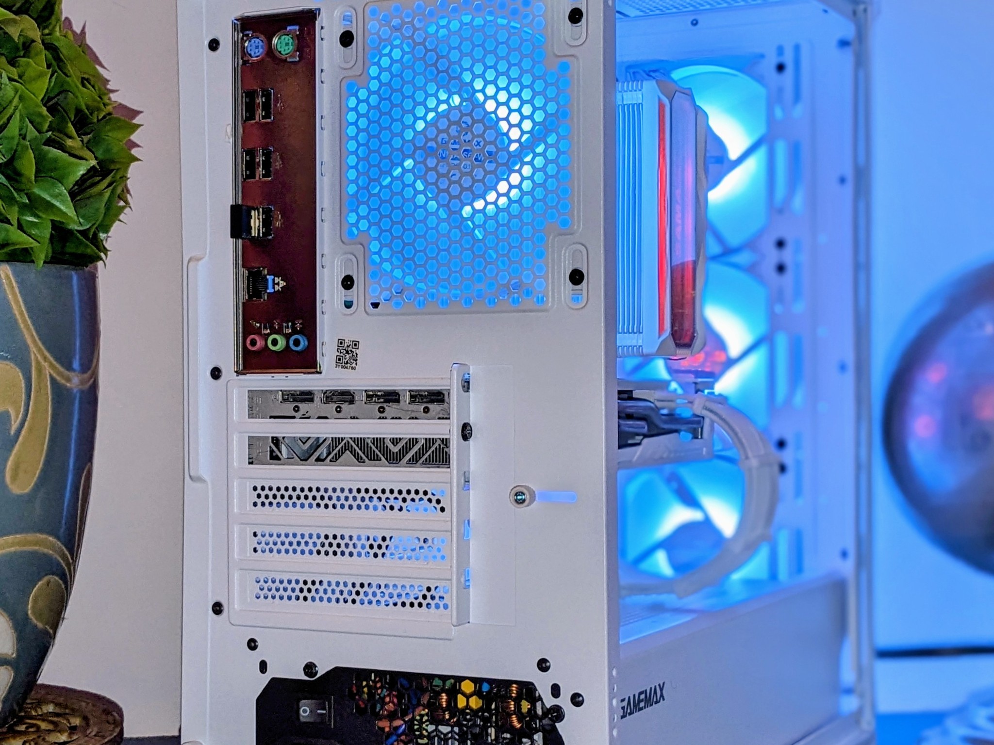 🧊👑 RX 5700XT⚙️(Intel)12-cores/24-threads ⚙️ 32GB DDR4 RAM ⚙️ 1TB(2x512GB)⚙️ Windows 11(Activated)
