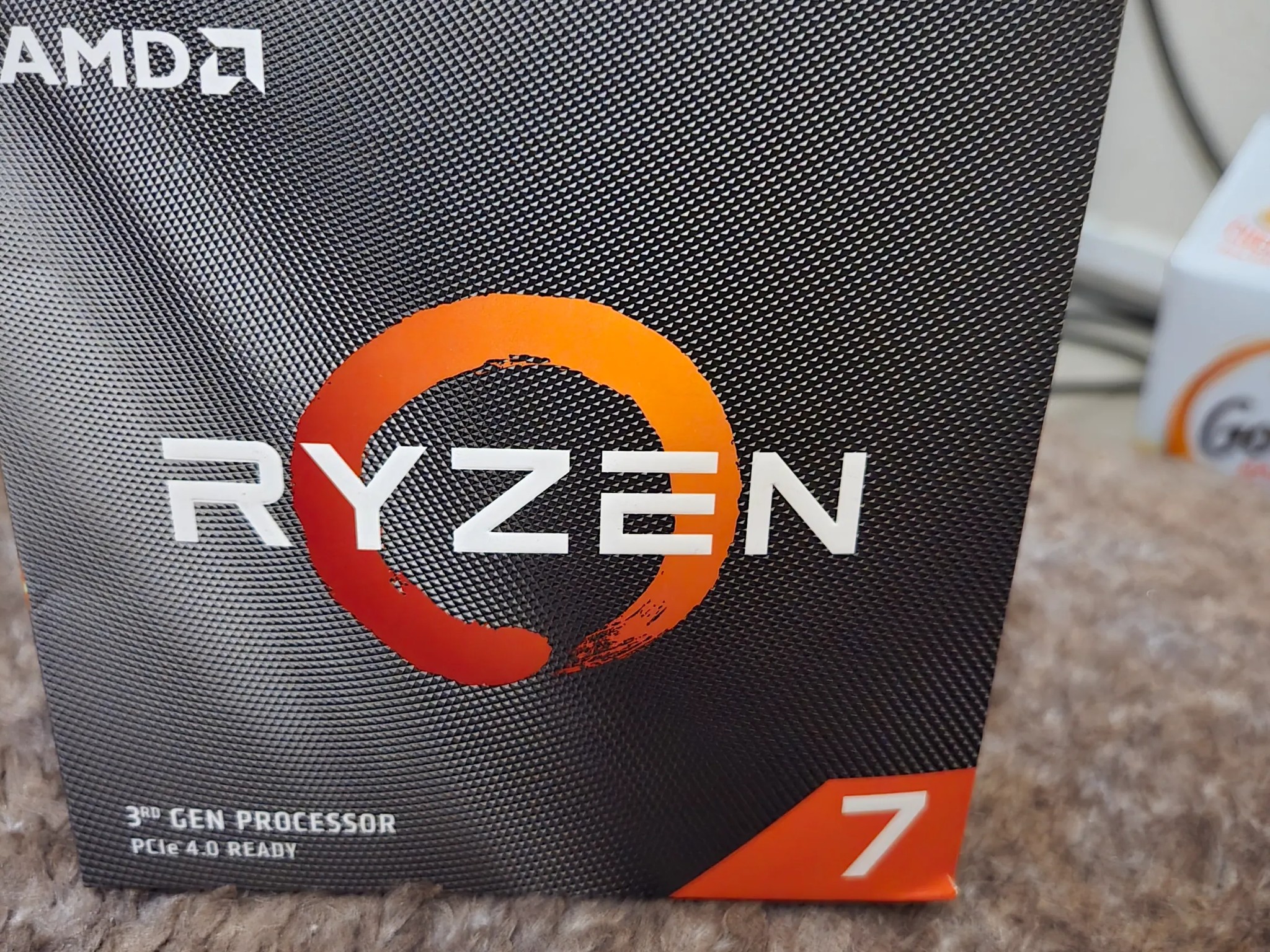AMD Ryzen 7 3700X