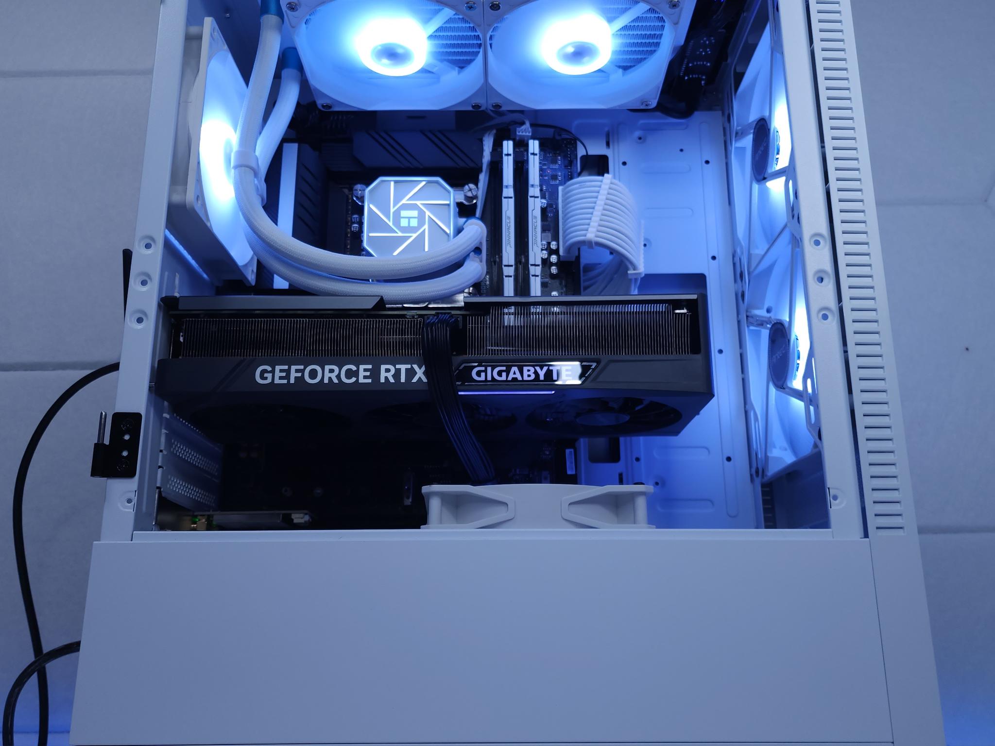 🤍🤍RTX 4070 Ti | Core i7 12700KF | 32GB 3200MHz | 1TB NVMe SSD Gen 4