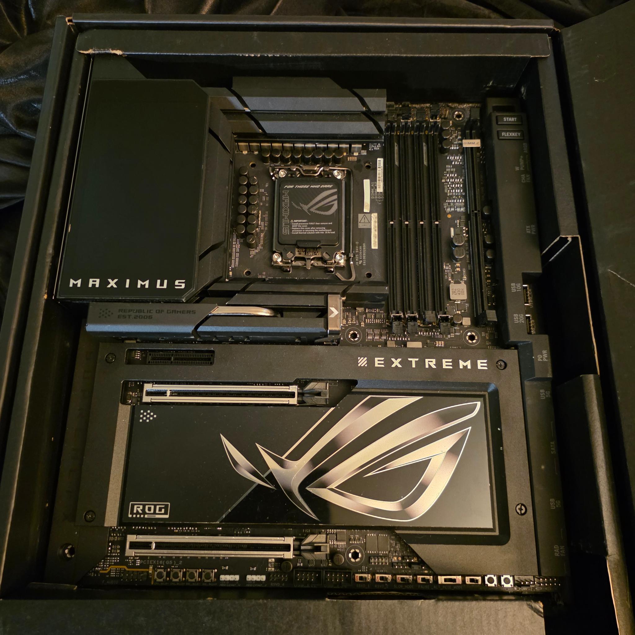ASUS ROG MAXIMUS Z890 EXTREME Intel LGA 1851 E-DDR5 WIFI 7