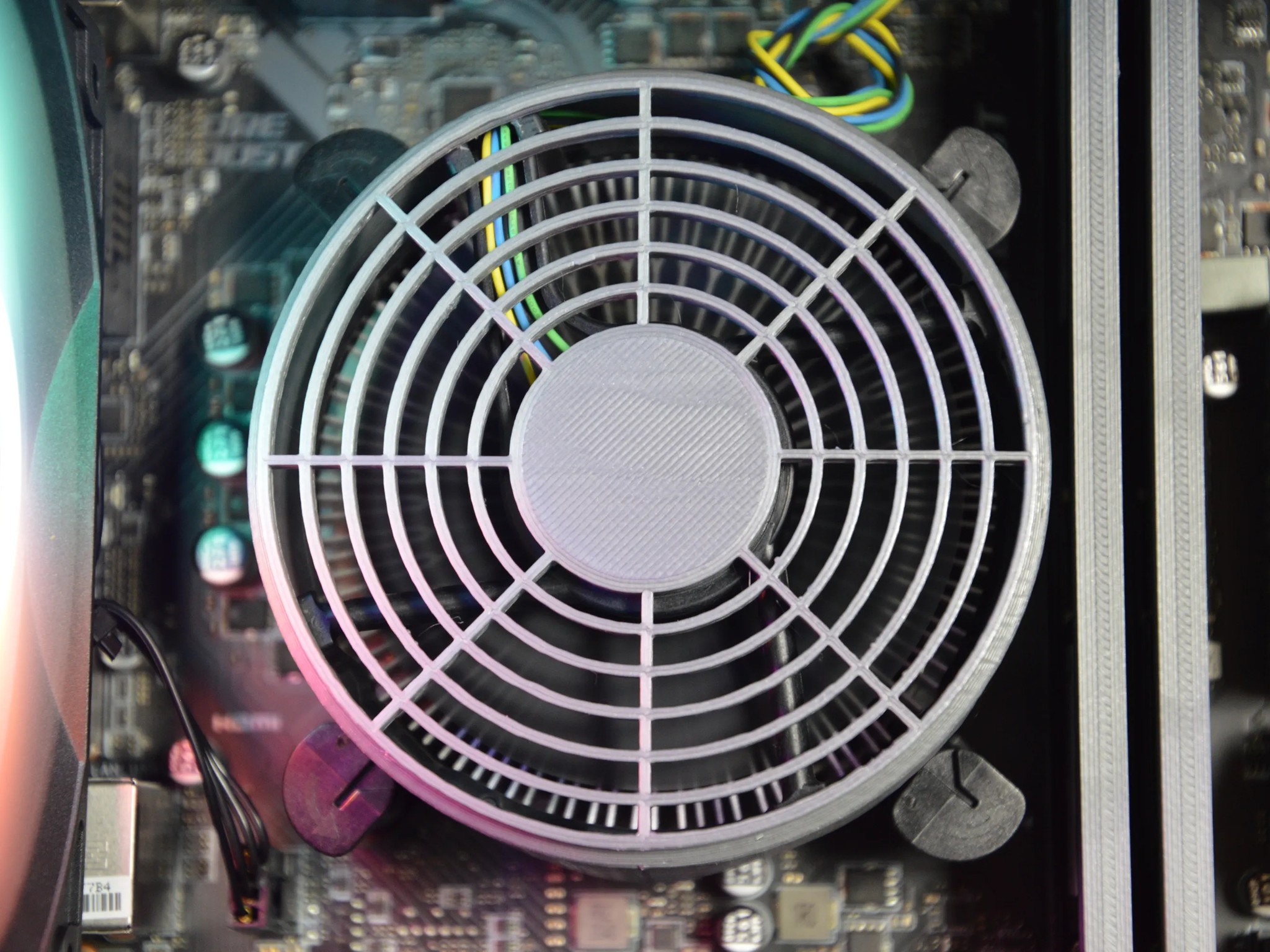 🍱🍱| RX 580 8GB | INTEL i3 8100 | 16GB DDR4 RAM | 512GB SATA SSD | Lunch Box 2.0 |