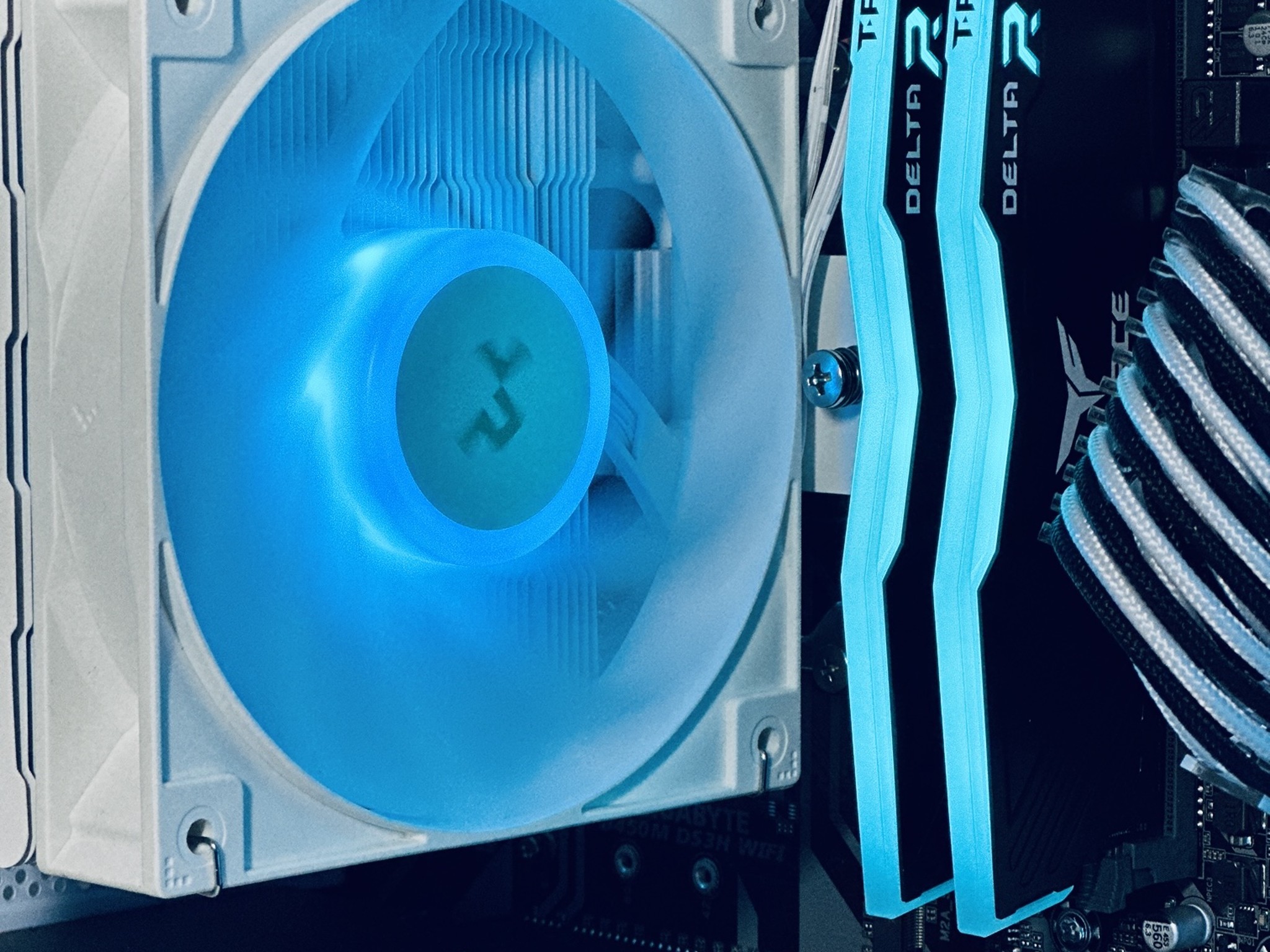 RX 6650XT | AMD Ryzen 7 2700X | 16GB RAM | 1TB SSD | Gaming/Streaming PC WIFI WIN10