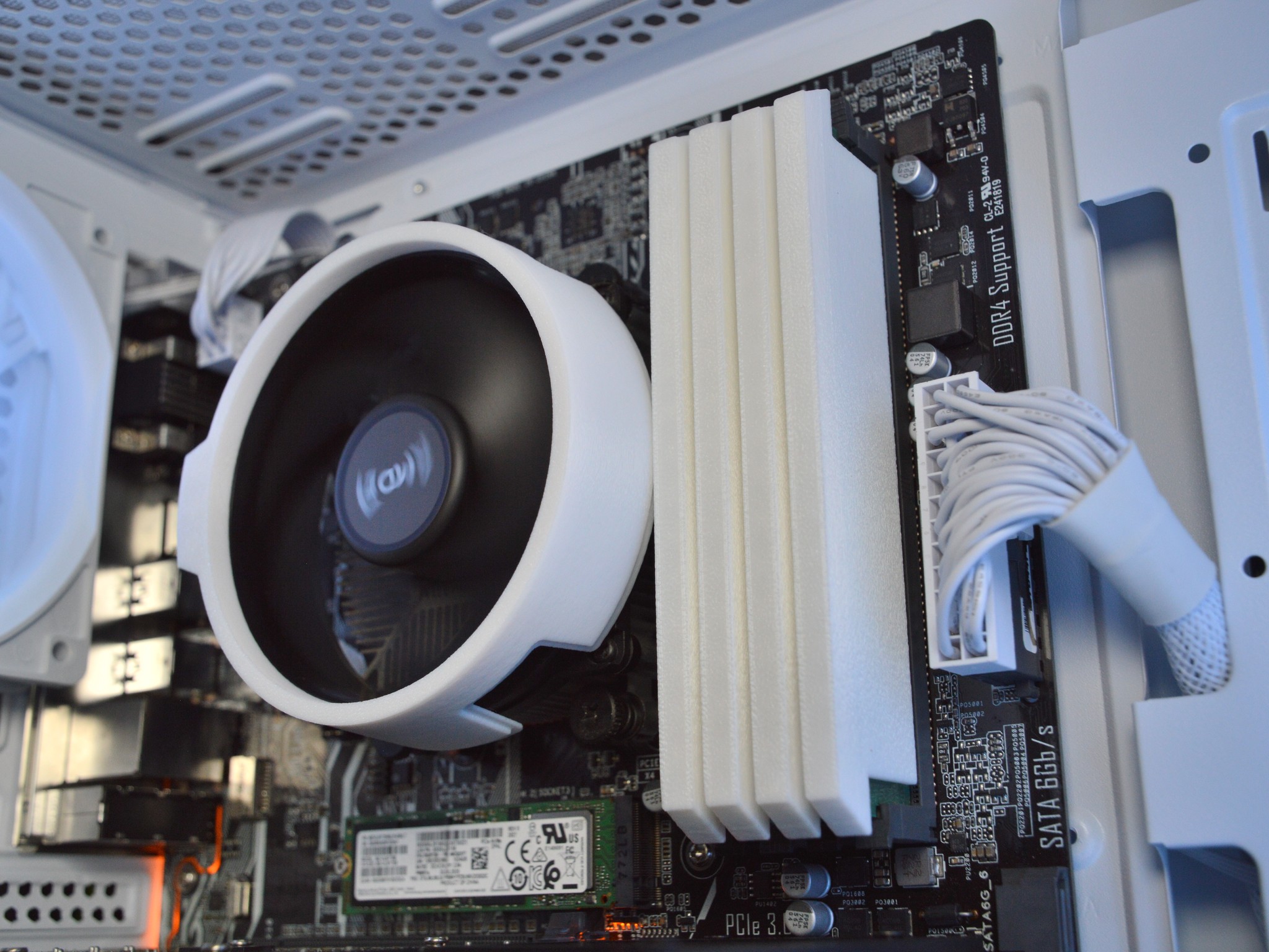 🌨️⬜| RTX 3060 Ti 8GB | AMD RYZEN 5 3600 | 16GB DDR4 RAM | 1TB NVME SSD | Snow Box |