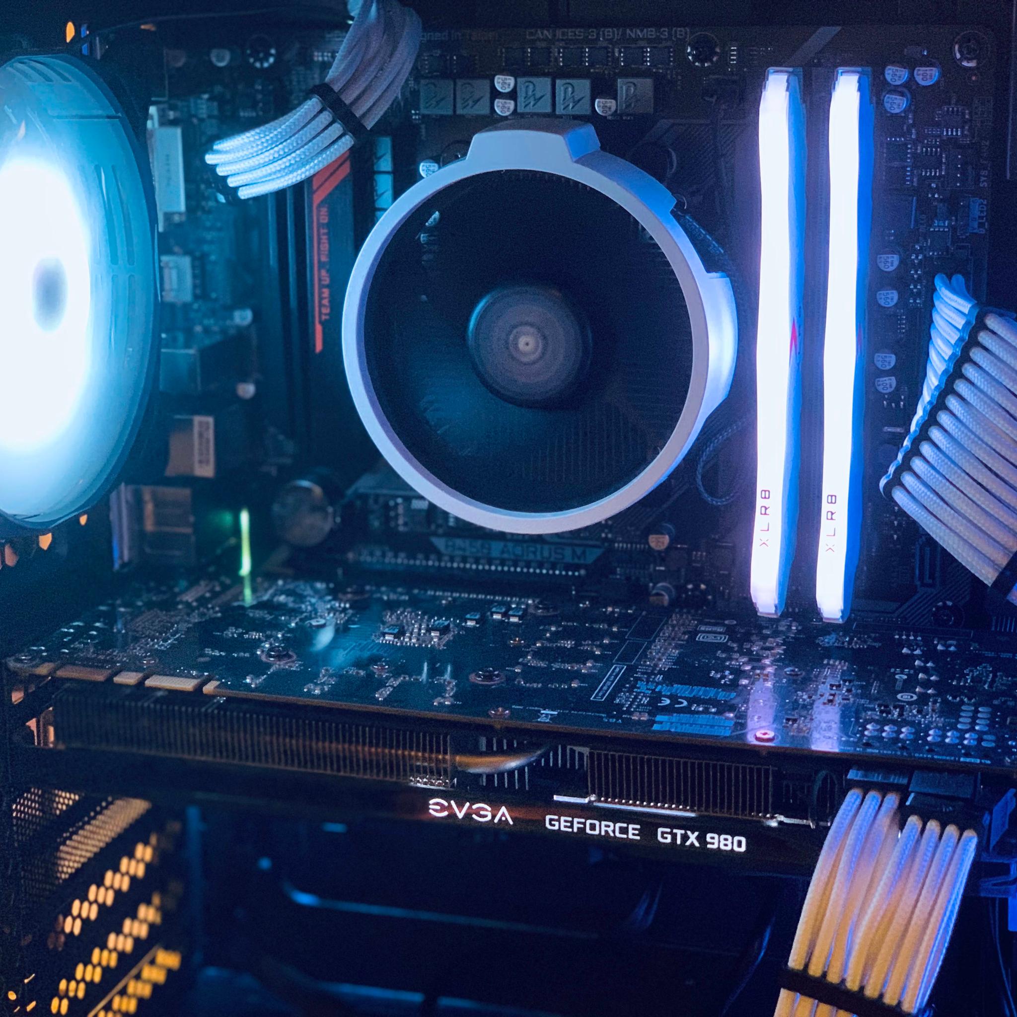 Entry Level Black/White Gaming PC (Ryzen 5 1500x + GTX 980)