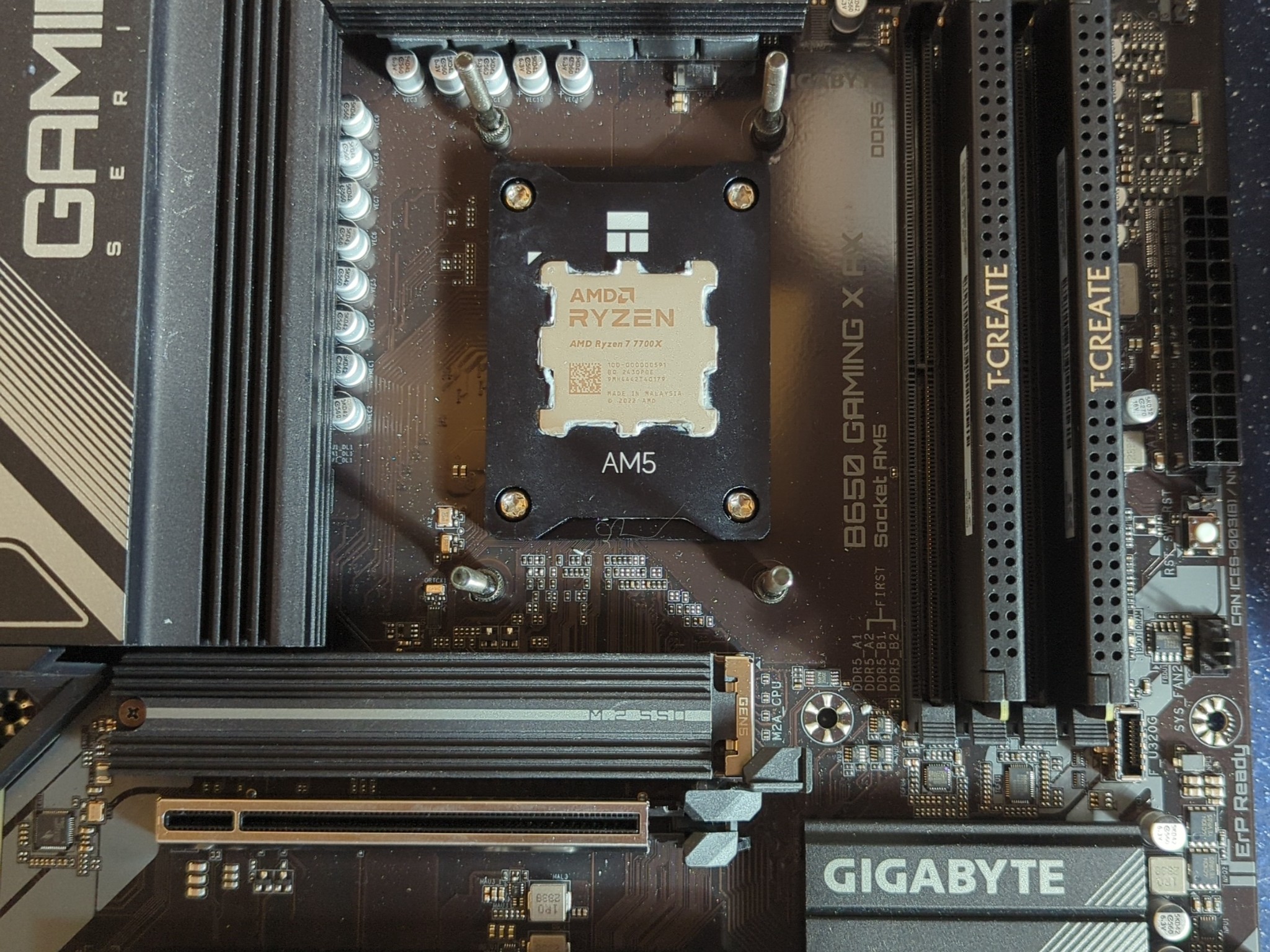 Am5 7700x B650 gigabyte 32gb mobo combo