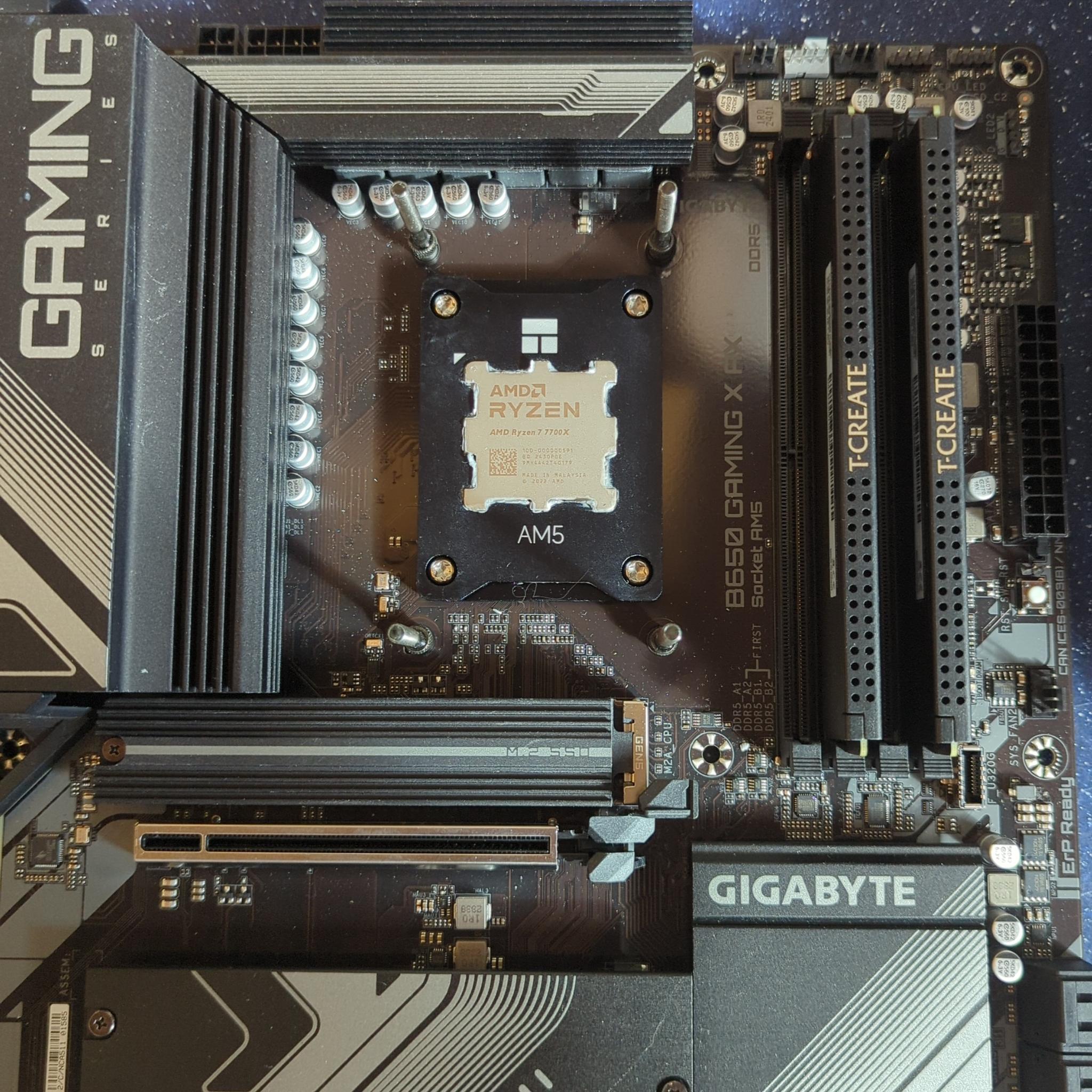 Am5 7700x B650 gigabyte 32gb mobo combo