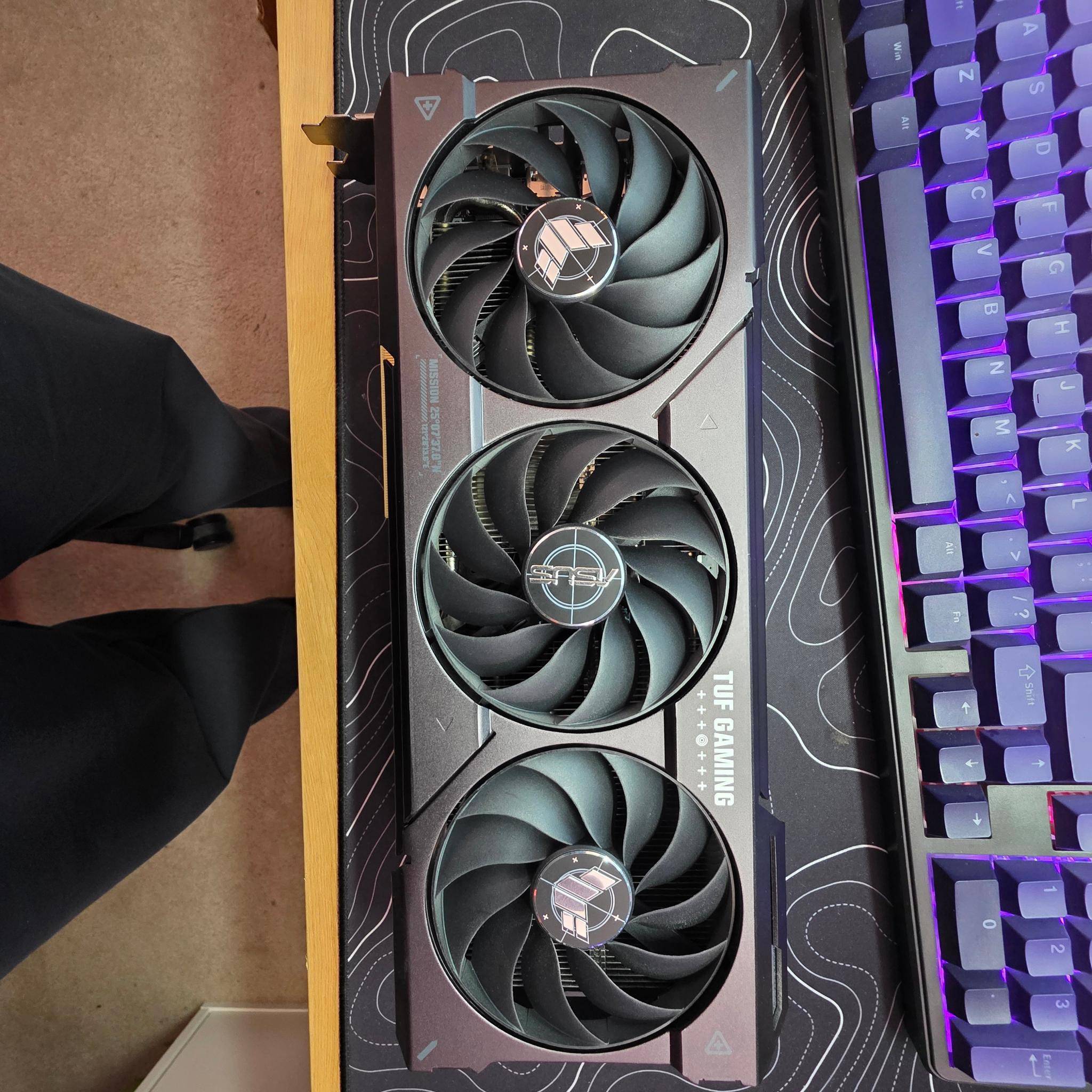 ASUS TUF GAMING GeForce RTX 4070 OC Edition