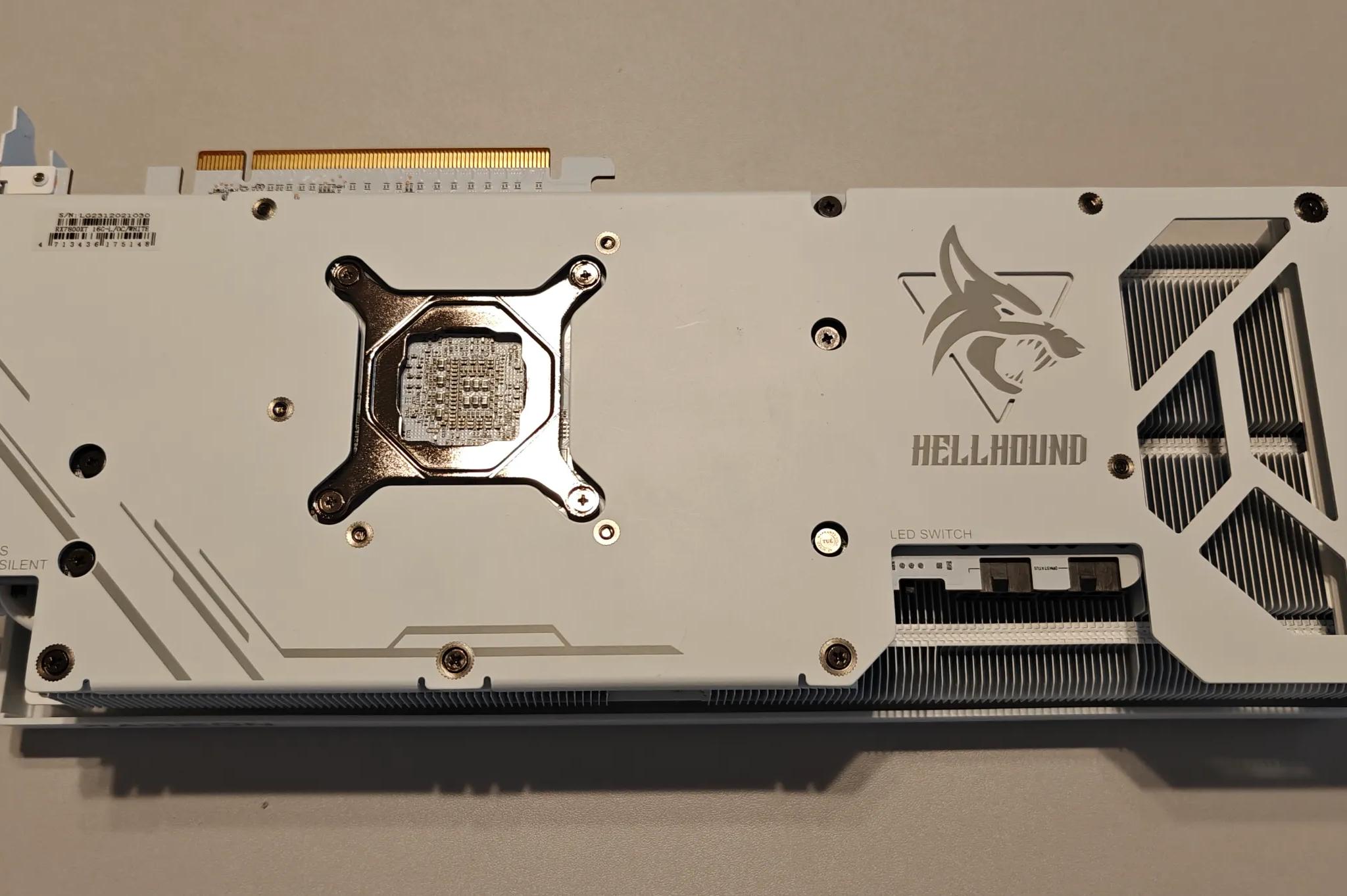 PowerColor Radeon RX 7800 XT HellHound Spectral White 16GB GDDR6
