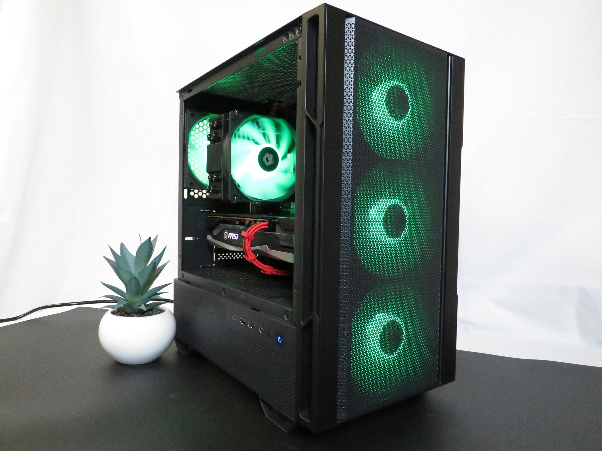 Mid Range Master! *All new parts* Ryzen 5 5500 + RX 6600XT + 16 GB DDR4 + 1 TB NVME SSD