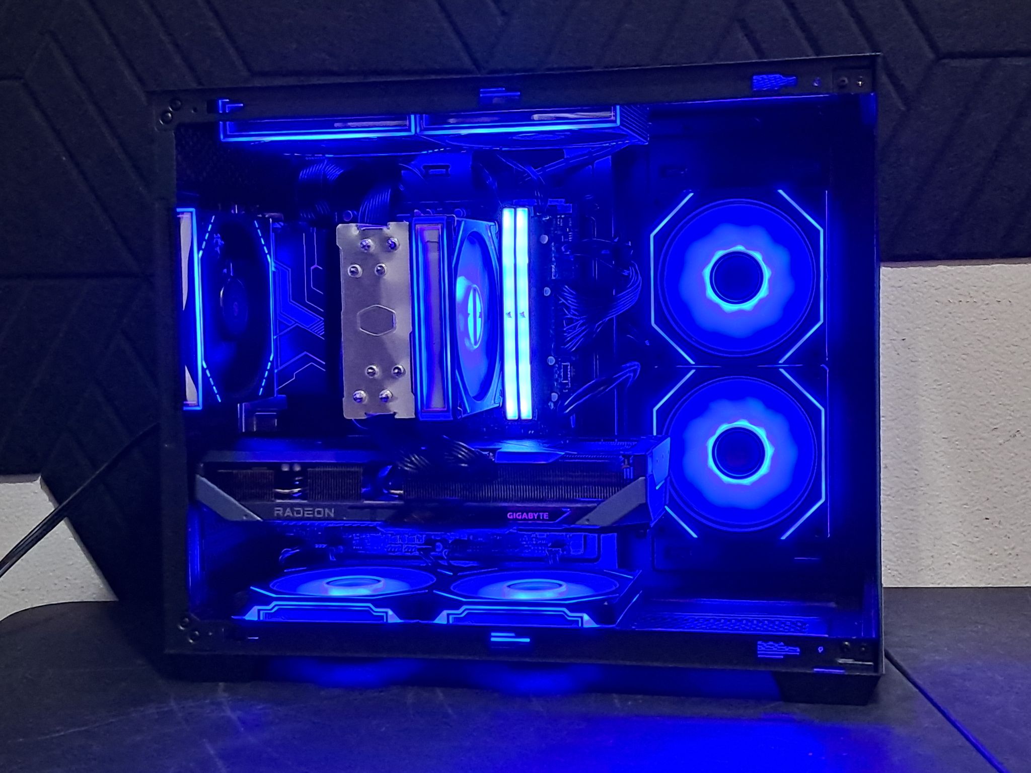 ⬛🔴Custom 1440p Gaming PC🔴⬛RX 9070 GRE | Ryzen 5 7500F | 16GB DDR5 | 1TB SSD