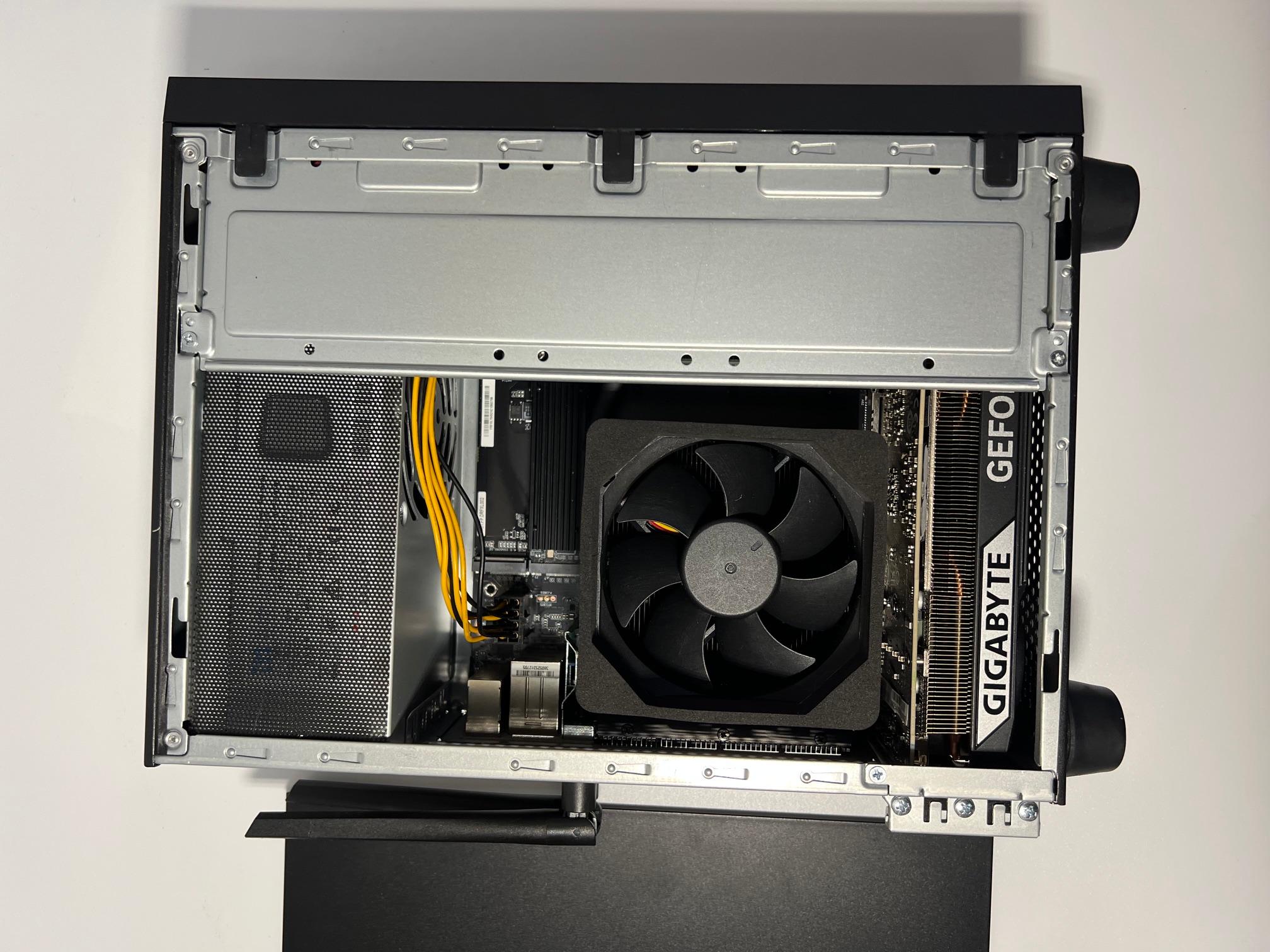 MINISFORUM 795S7 Mini Gaming PC AMD Ryzen 9 7945HX (16C/32T) RTX 5060