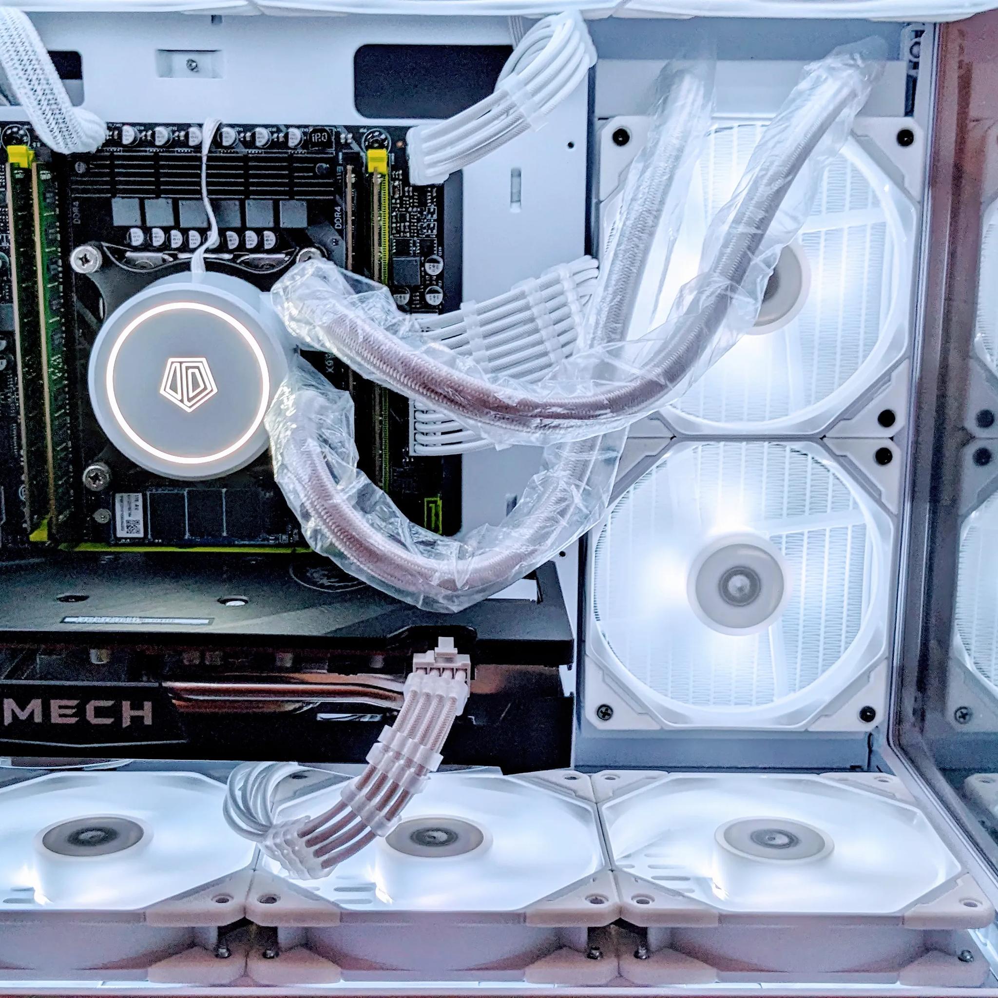 🧊👑 RX6600⚙️(Intel)12-core/24-threads ⚙️ 32GB DDR4 RAM ⚙️ 1TB NVMe SSD ⚙️ Windows 11 Pro(Activated)