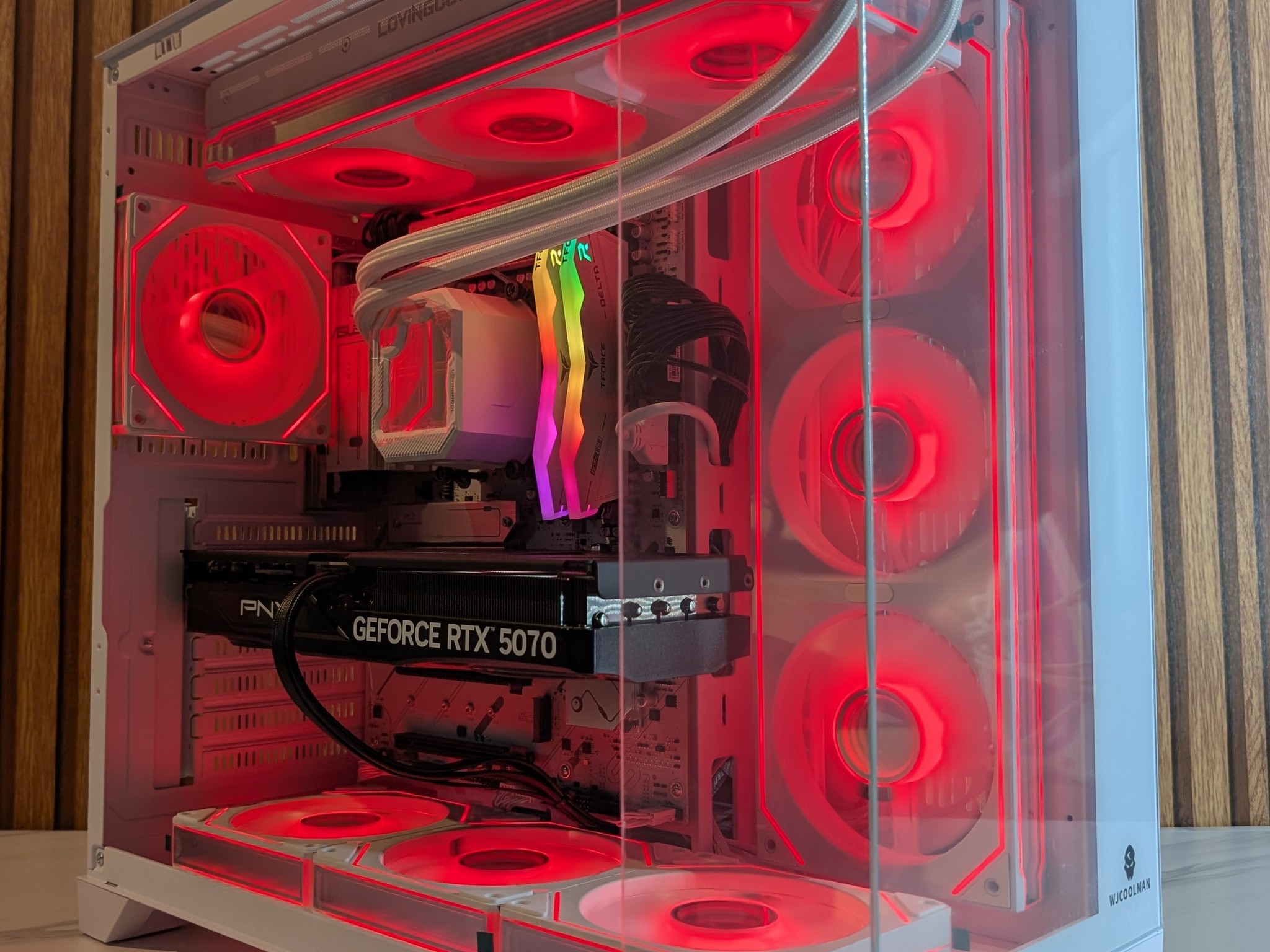 RTX 5070 | RYZEN 5 9600X | 16GB DDR5 | 1TB SSD | 360MM AIO