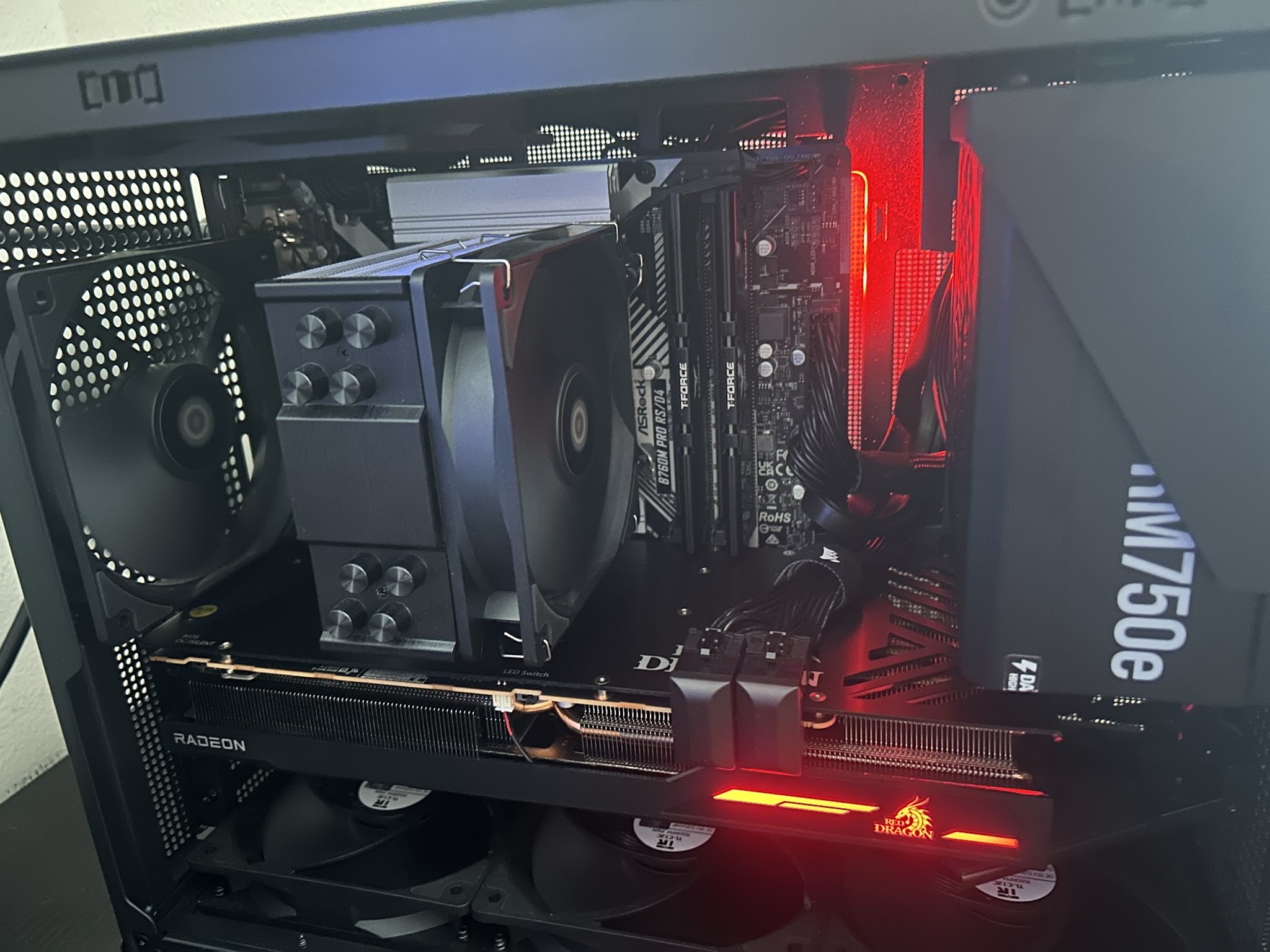 Intel Core i5 12400F, AMD RX6800 16GB, 32 GB RAM, SSD 2TB NVMe M.2 Gen4, PSU Corsair 750w