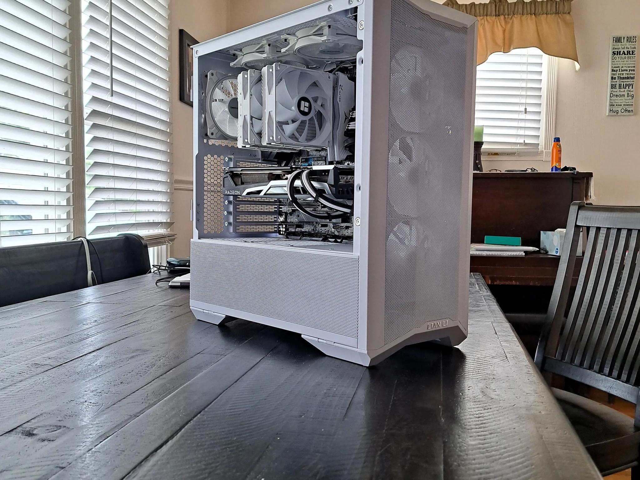 |🍪The Oreo🍪| Mid-High End Gaming PC