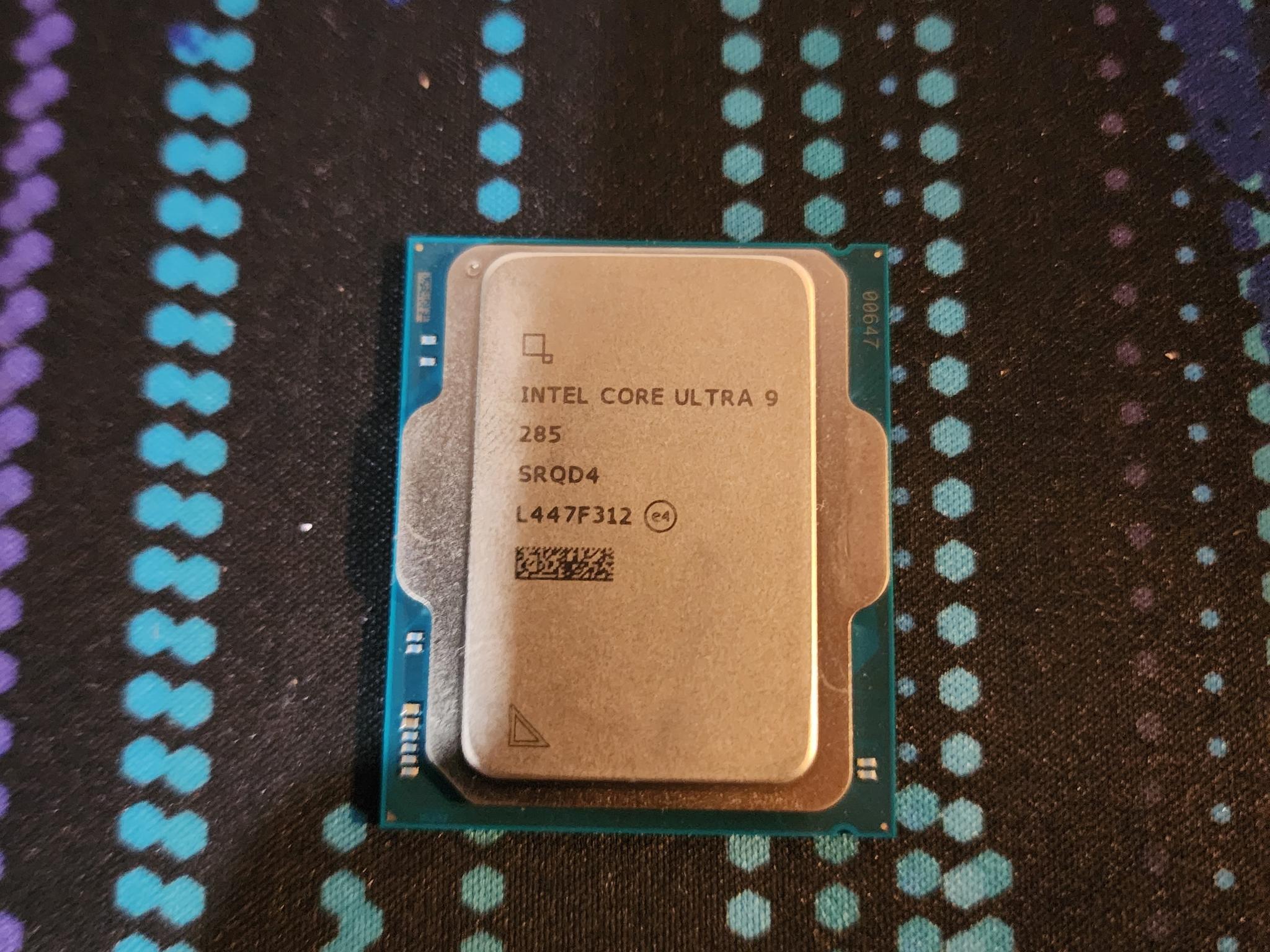 Intel Core Ultra 9 285