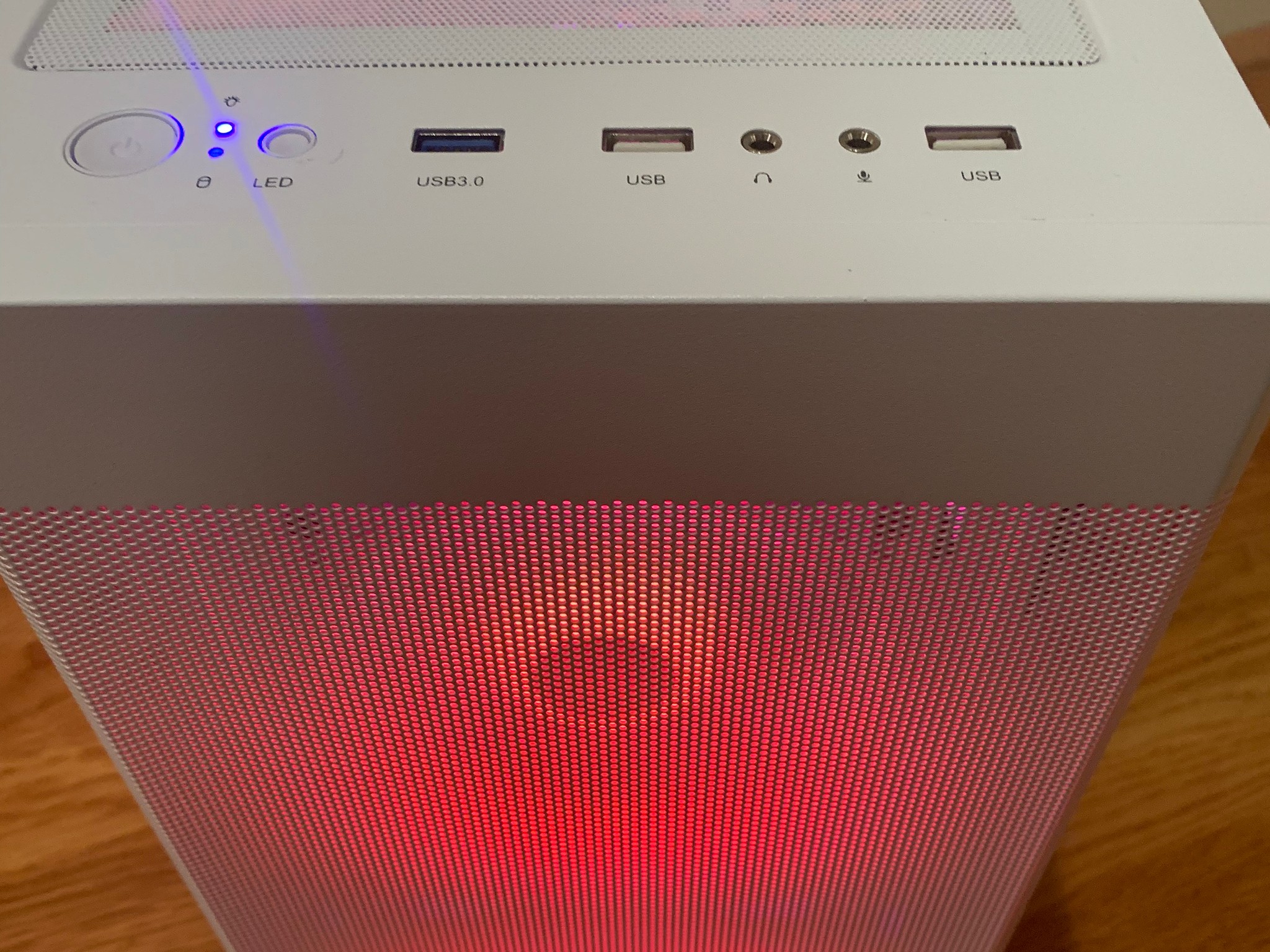 RX 580 8GB RYZEN 5 1600X FORTNITE READY WHITE CUSTOM 16GB RAM 1000GB SSD ARGB LIGHTING WINDOWS 10