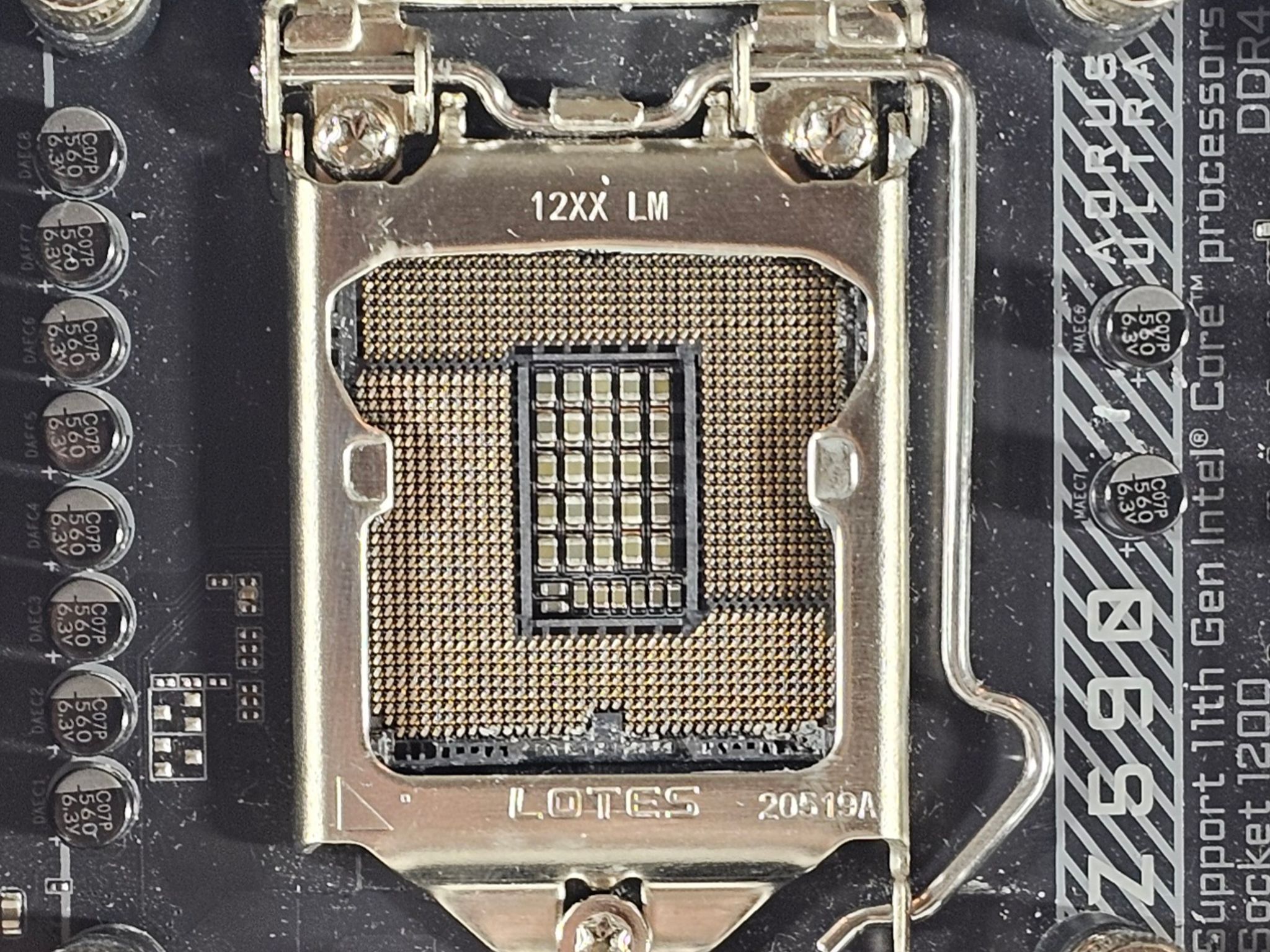 Gigabyte Z590 AORUS ULTRA DDR4 LGA1200 11th Gen Intel ATX Motherboard