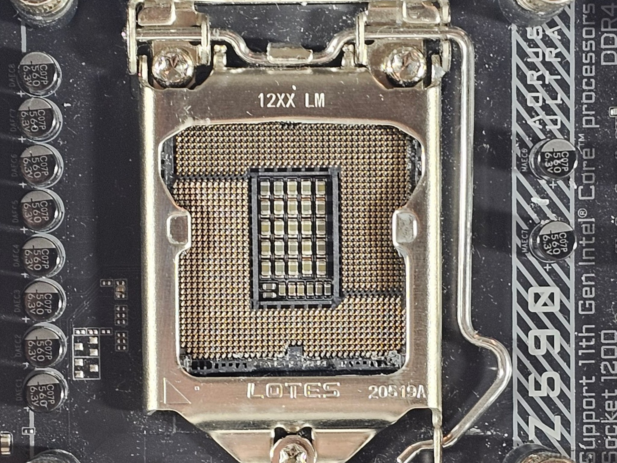 Gigabyte Z590 AORUS ULTRA DDR4 LGA1200 11th Gen Intel ATX Motherboard