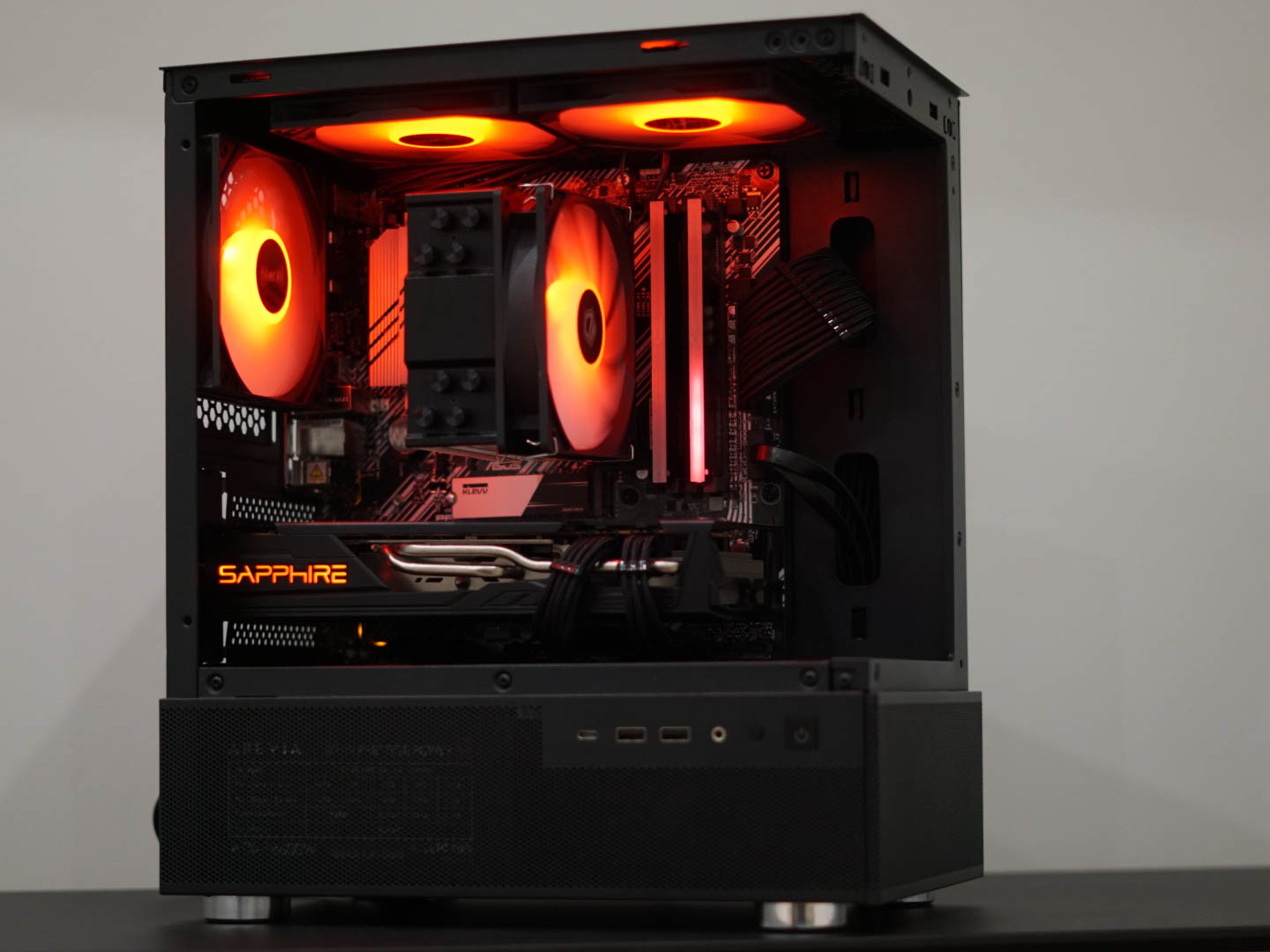 RX 5700XT|R5 5500| 32GB DDR4|1TB SSD|