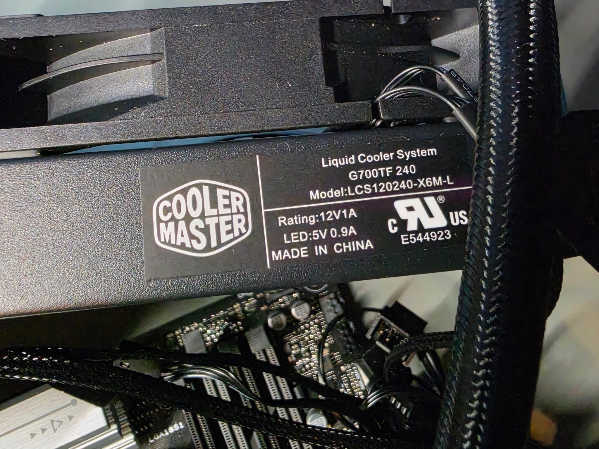 Intel Core Ultra 265f + ASUS B860M MAX GAMING AX + 240MM AIO