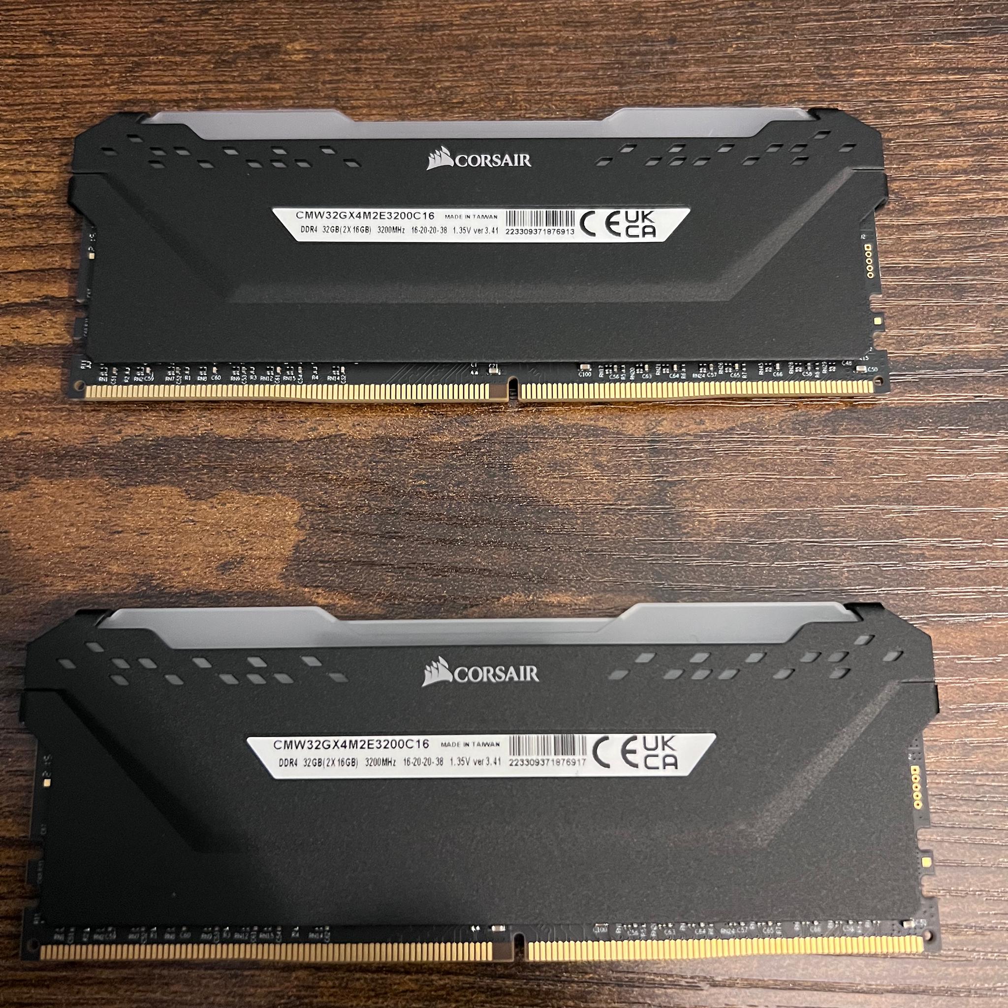Vengeance RGB PRO 32GB (2x16GB)