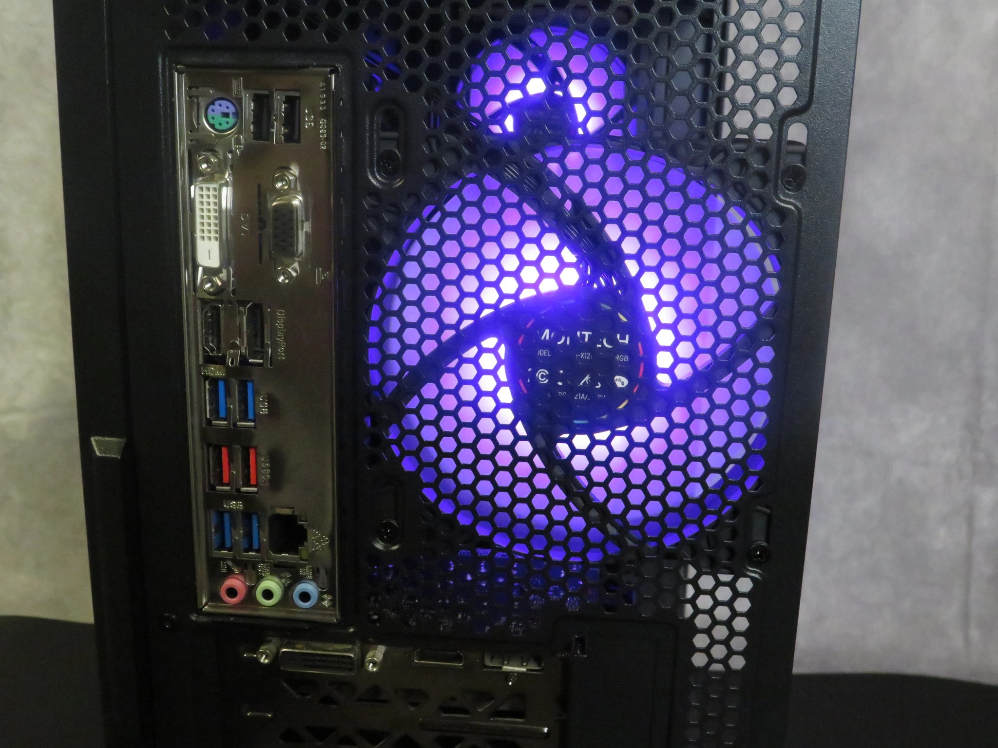 Imposing entry level gamer: Ryzen 5 5500 + EVGA GTX 1660 + 16 GB DDR4 + 1 TB NVME