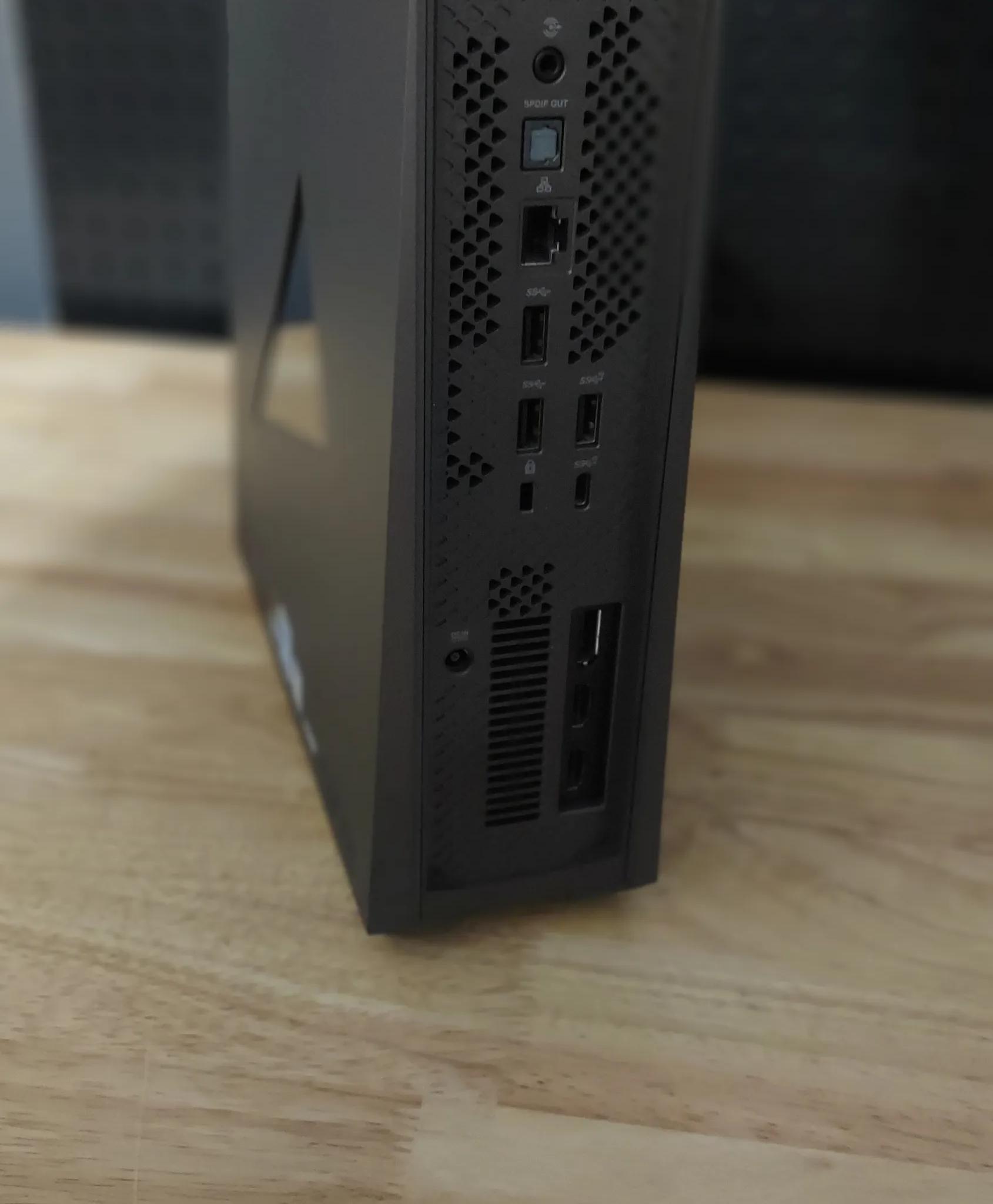 ASUS ROG GR8 II, GTX 1060, 16GB RAM, i5-7500