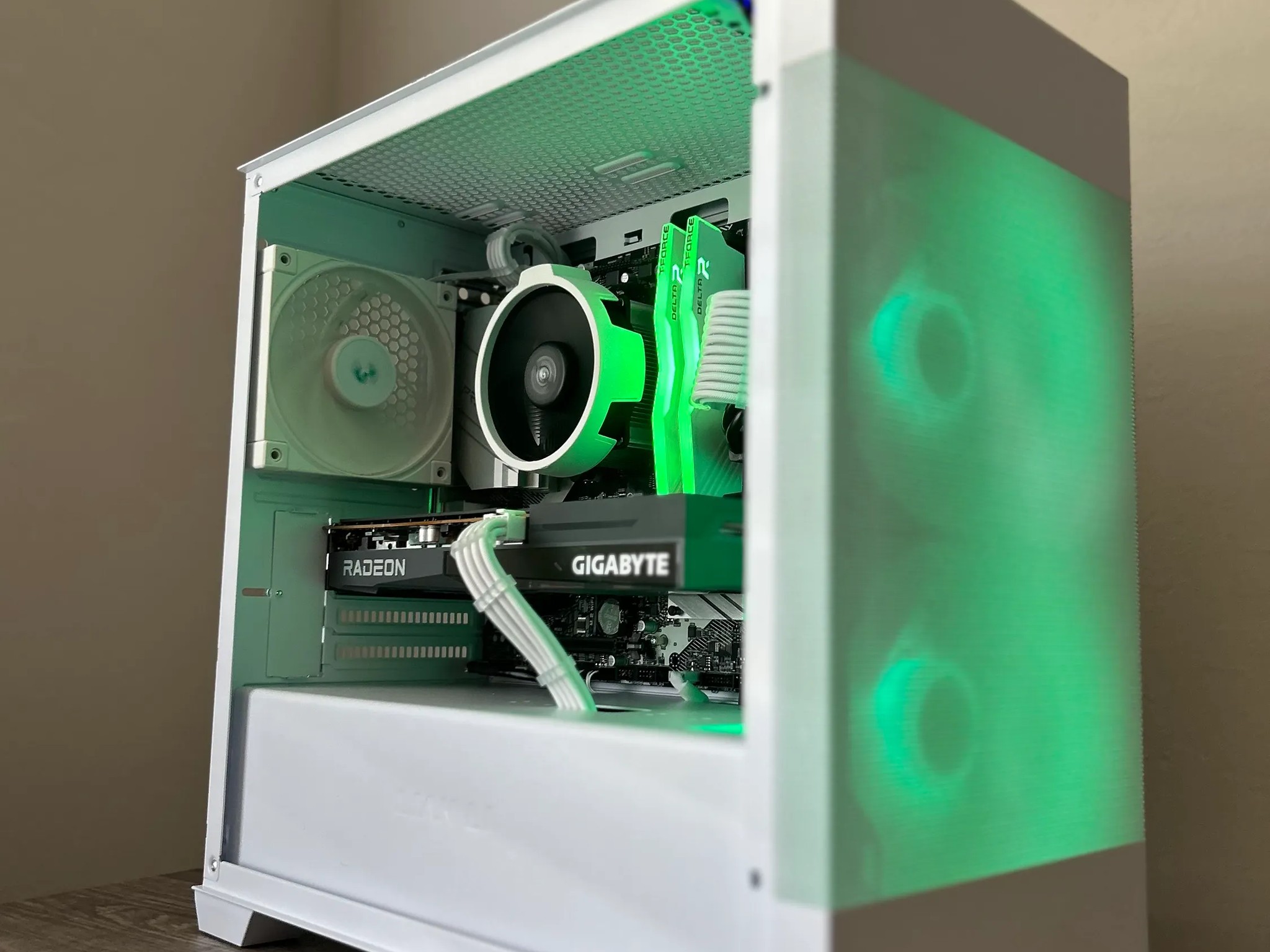 Ryzen 5 3600 | RX6600 | 16GB RAM | 500GB Gen 3 NVME