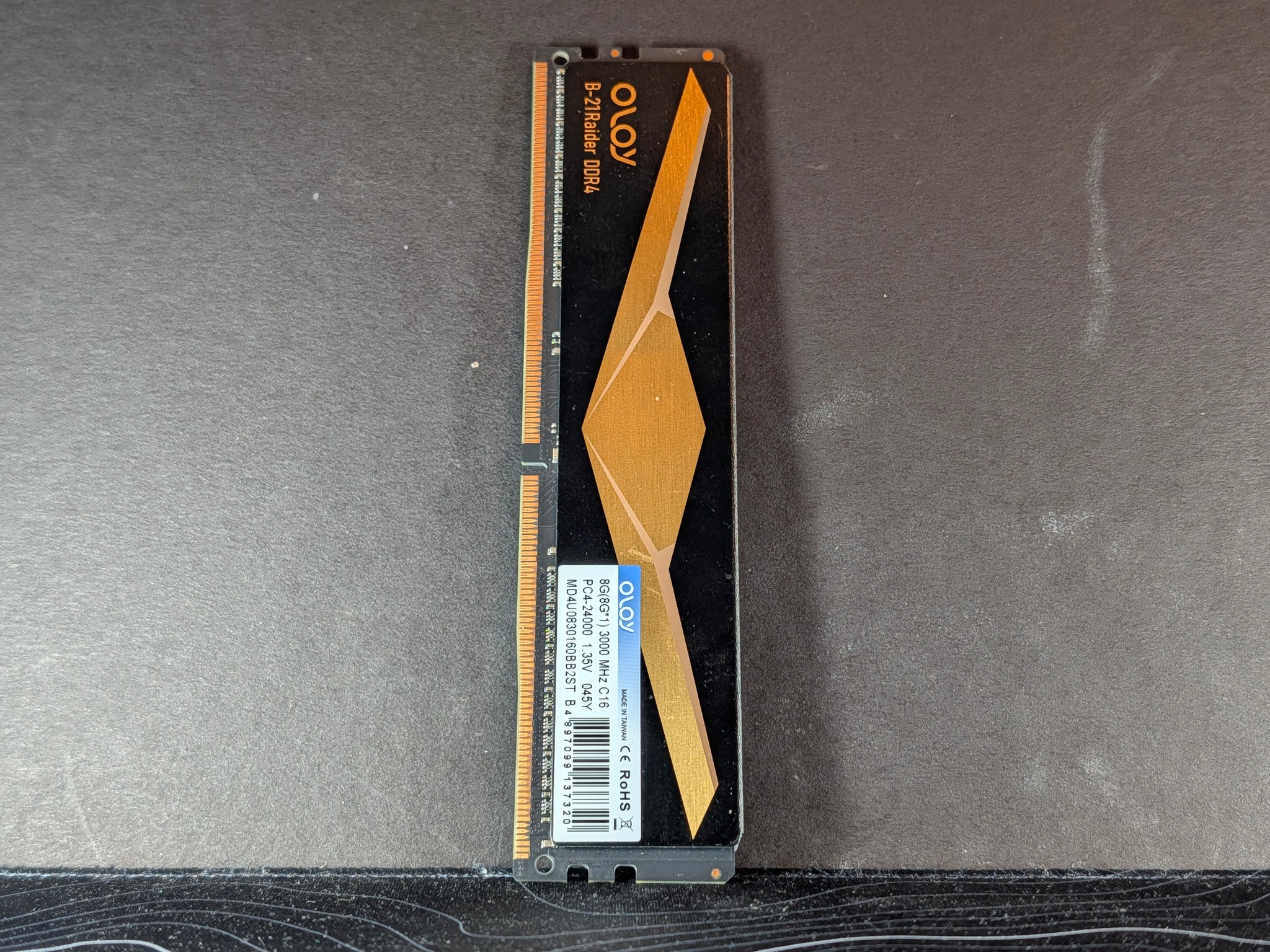 OLOy B-21 Raider 8GB DDR4-3000 CL16
