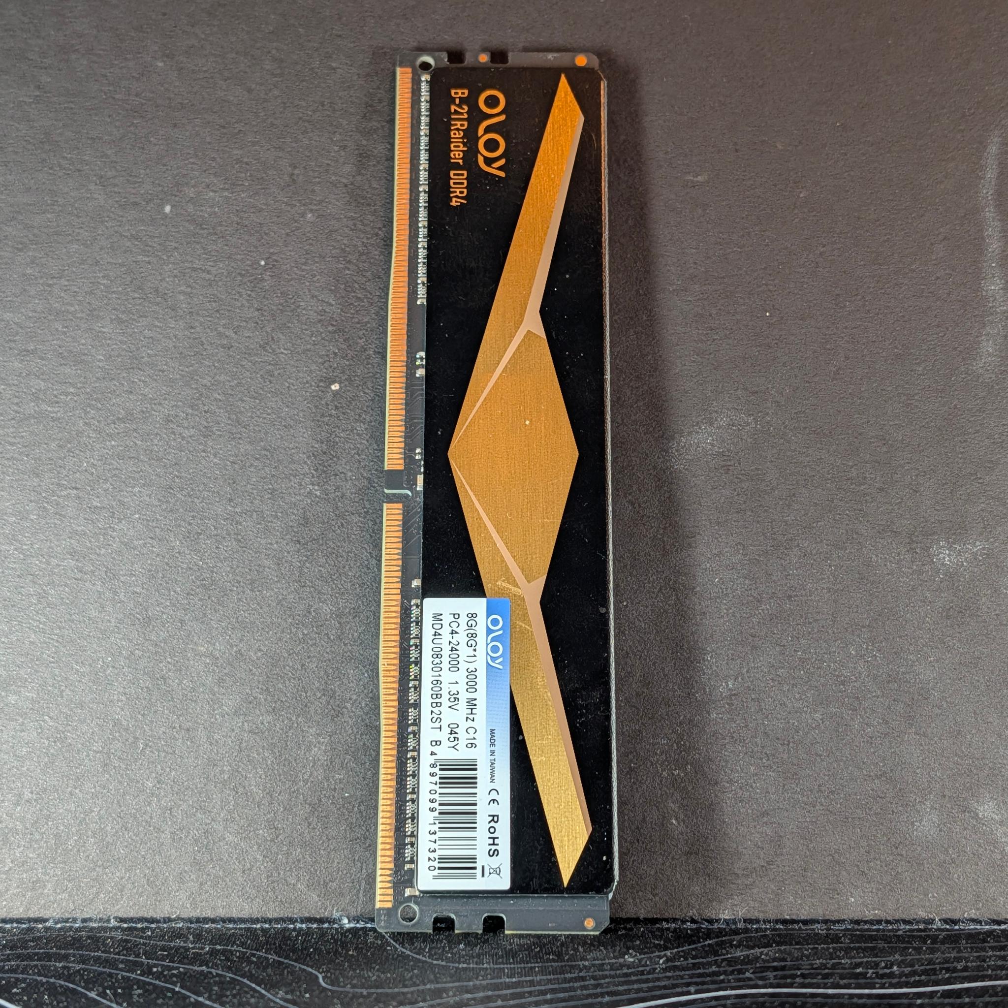 OLOy B-21 Raider 8GB DDR4-3000 CL16