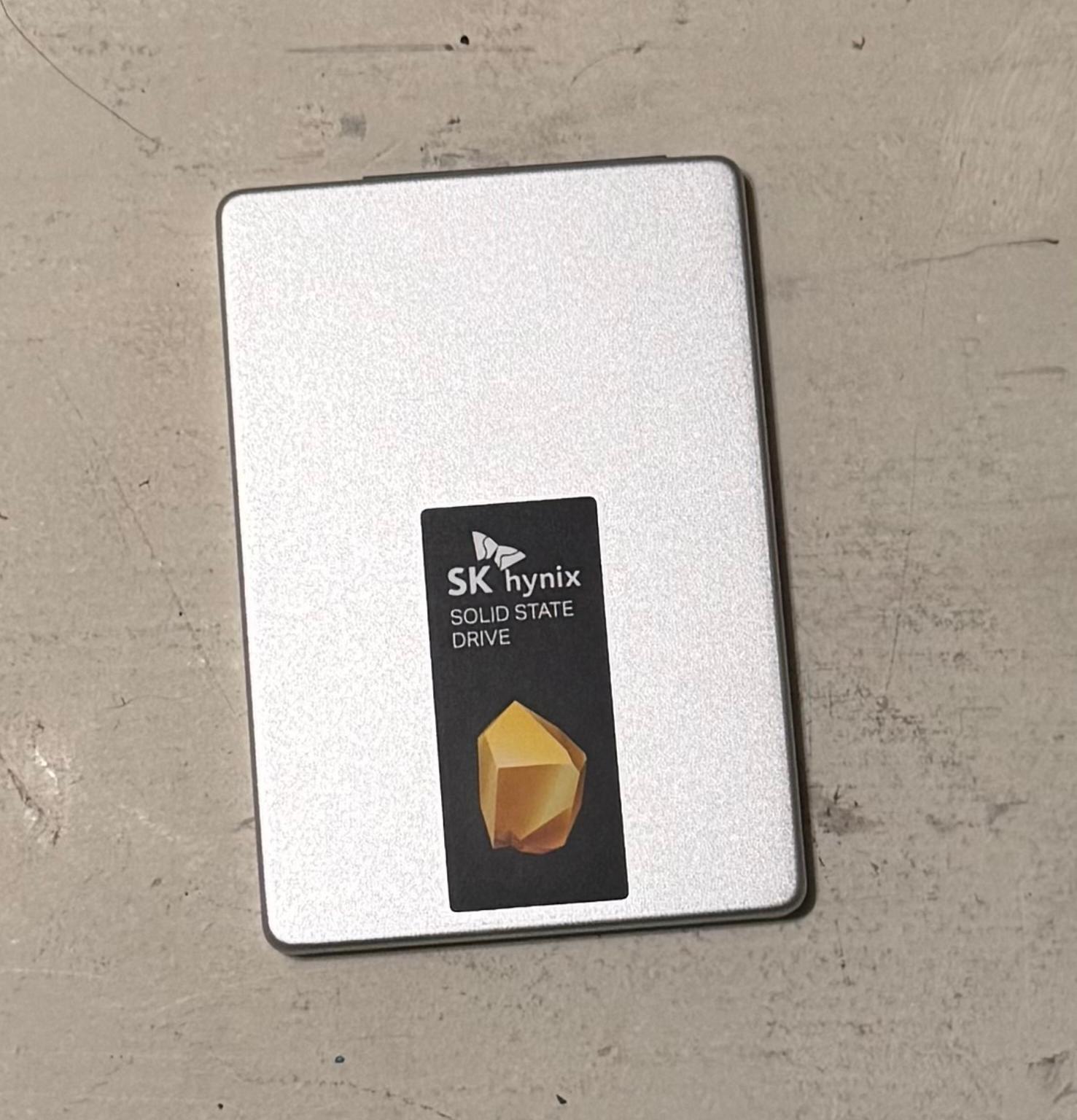 SK Hynix 2.5" Gold S31 1TB SATA III SSD 6Gbps SSD SHGS31-1000GS-2