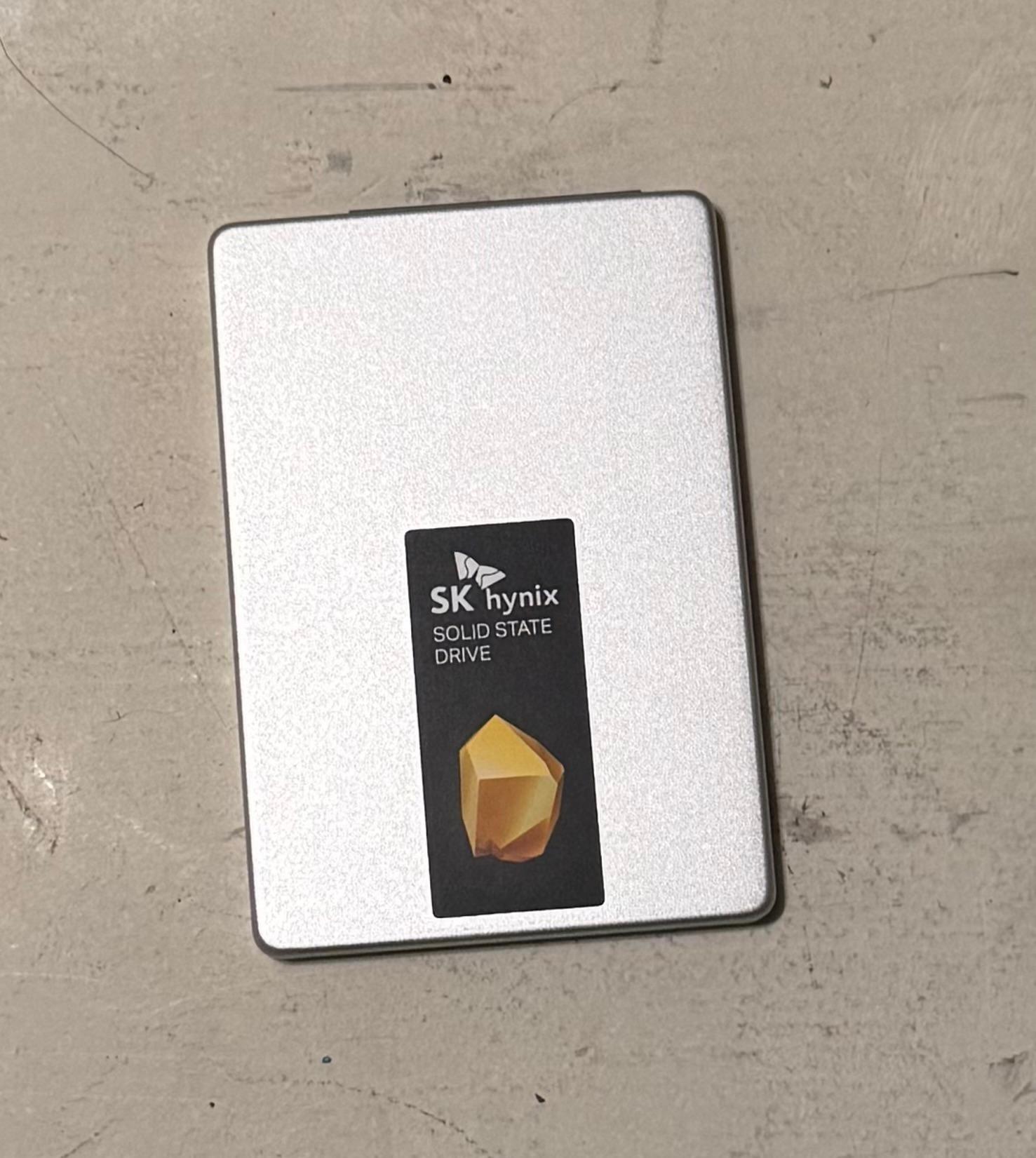 SK Hynix 2.5" Gold S31 1TB SATA III SSD 6Gbps SSD SHGS31-1000GS-2