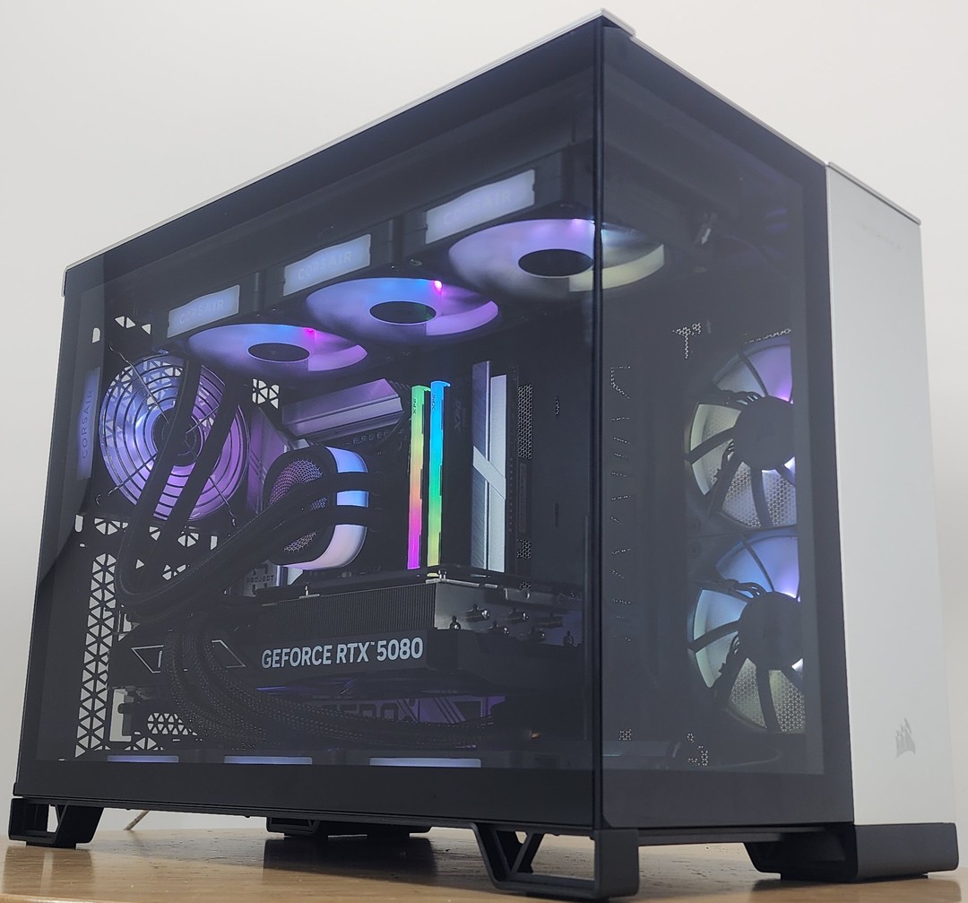Gaming PC Ryzen 7 9800X3D 32GB RAM 1TB SSD RTX 5080 16GB Windows