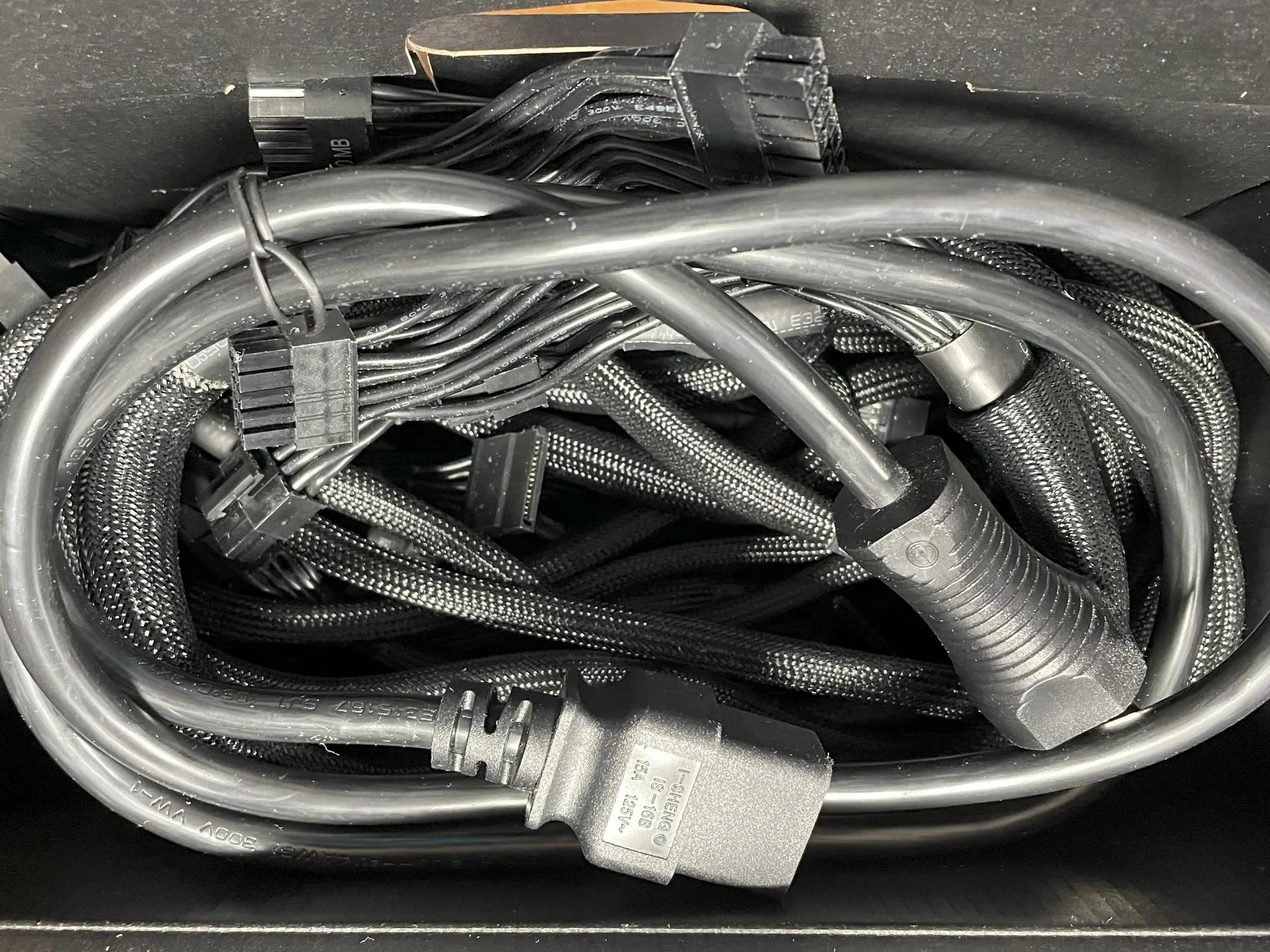 EVGA SuperNOVA 1600 T2, 80+ TITANIUM 1600W