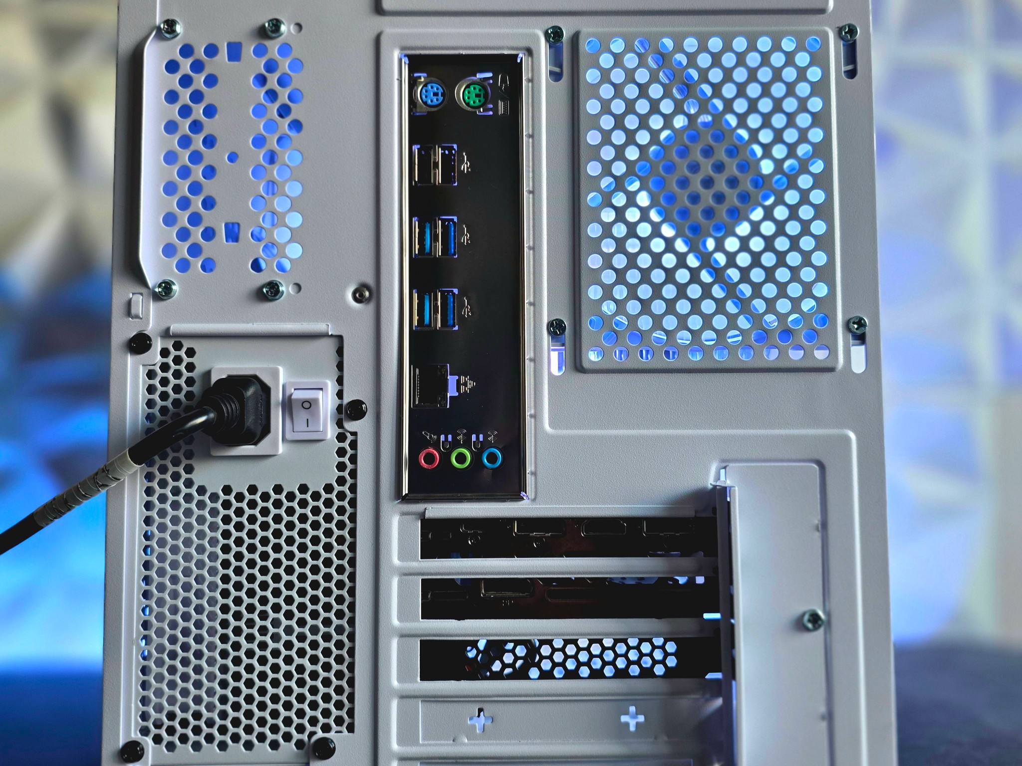 Nvidia RTX 2070 Super 8 GB | Intel Xeon E5-2667 V4 10-Core CPU | 16 GB Ram | 500 GB SSD