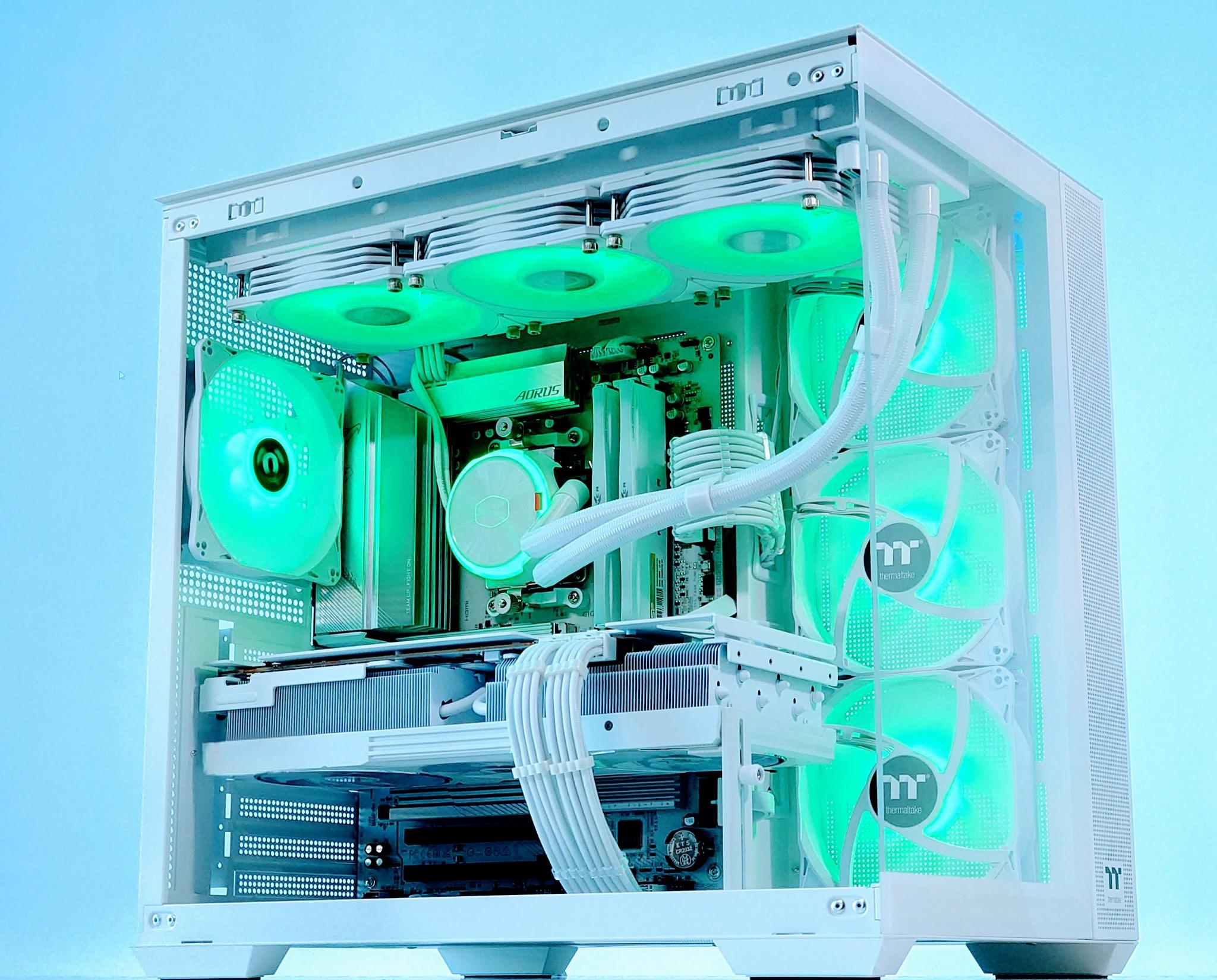 ❄️🤍Let It Snow!🌨️Nvidia RTX 4070 Super🌨️AMD Ryzen 7 8700F🌨️32GB DDR5🌨️1TB NVME