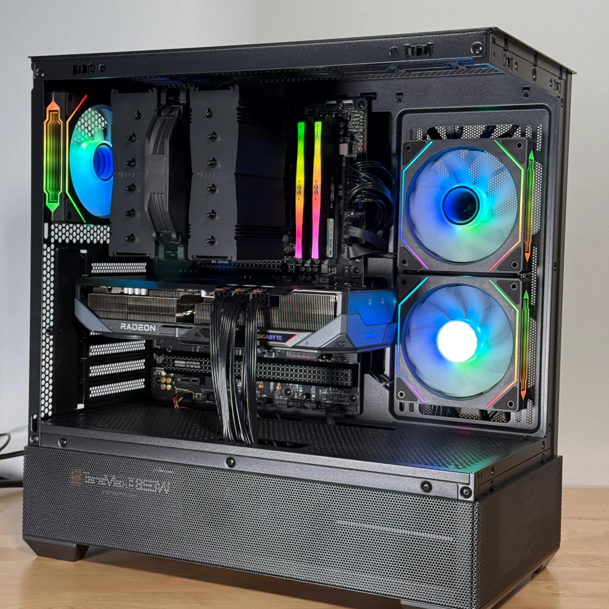 RX 9070XT and Ryzen 9 9900x Gaming PC
