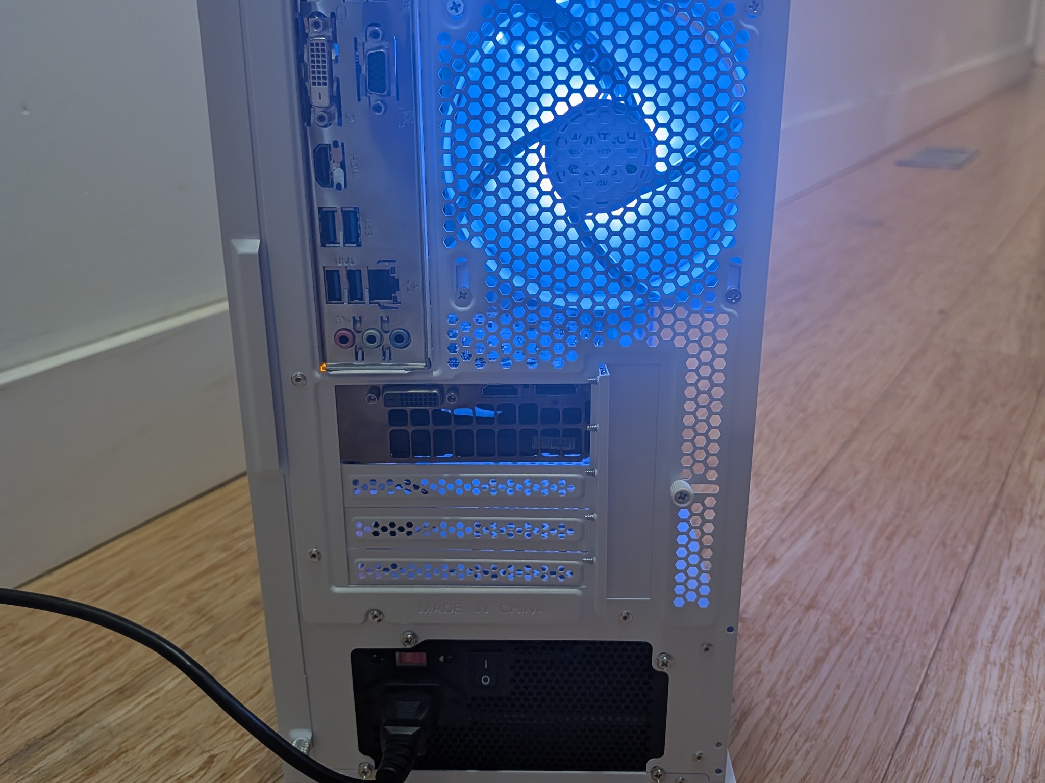 Custom gaming PC | I7 6700 | EVGA GTX 1050 TI | 16GB DDR4 | 256GB NVME | B150 | 430W Thermaltake |