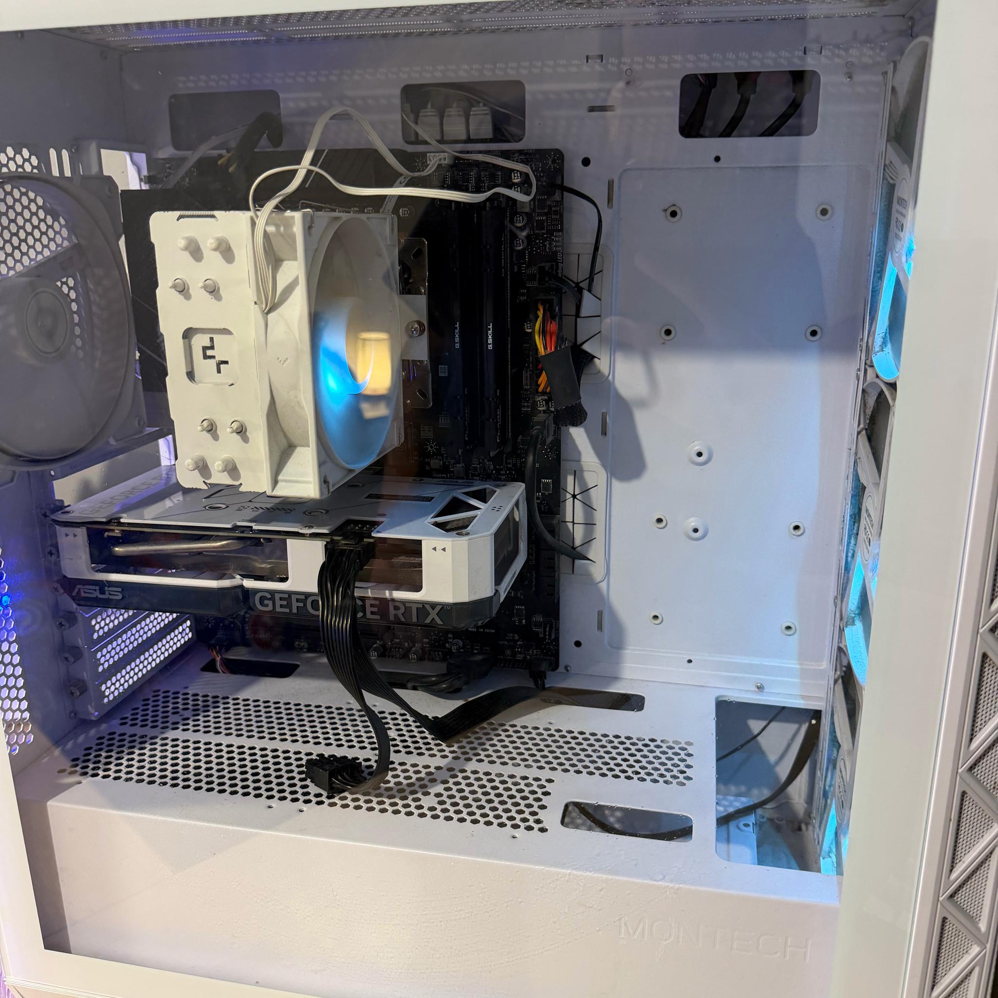 White Gaming PC | Ryzen 7 7800X3D | RTX 4060 8GB | 32GB DDR5-6000 | MSI B650 | 1TB NVMe