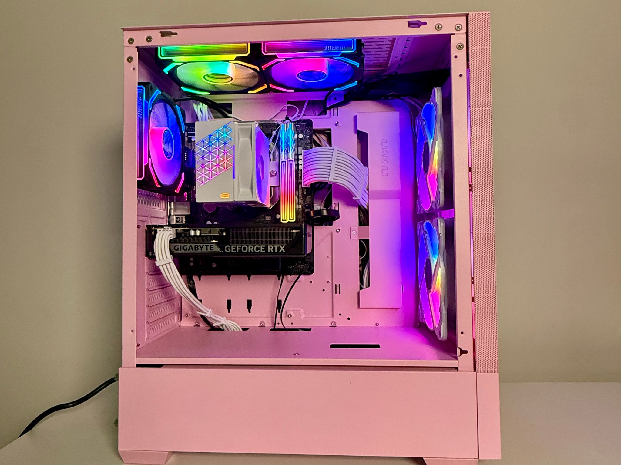 🌸 Lian Li Pink Gaming PC –RTX 5060 8gb|16gb RAM, 1TB Storage | WiFi/Bluetooth