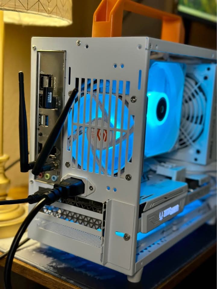 White-Out Gaming PC - RTX 3070, Ryzen 5700x3D, 32GB 3600MHz, 1TB, 700W, WiFi 6, K77 Lite SFF ITX