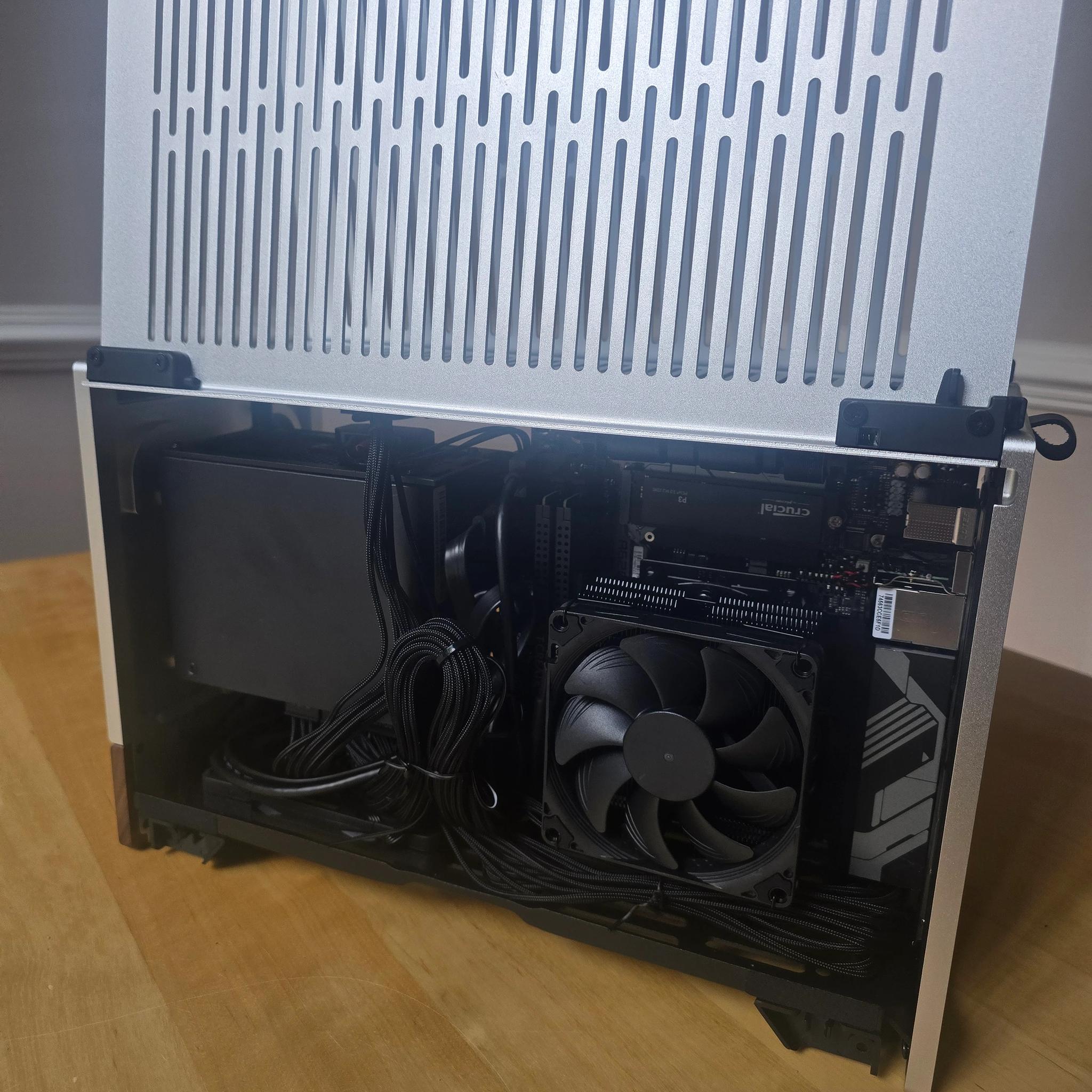 1440p Compact "Silver Badger" | Eats through Fortnite and AAA Games | Nvidia RTX 4060Ti 16GB