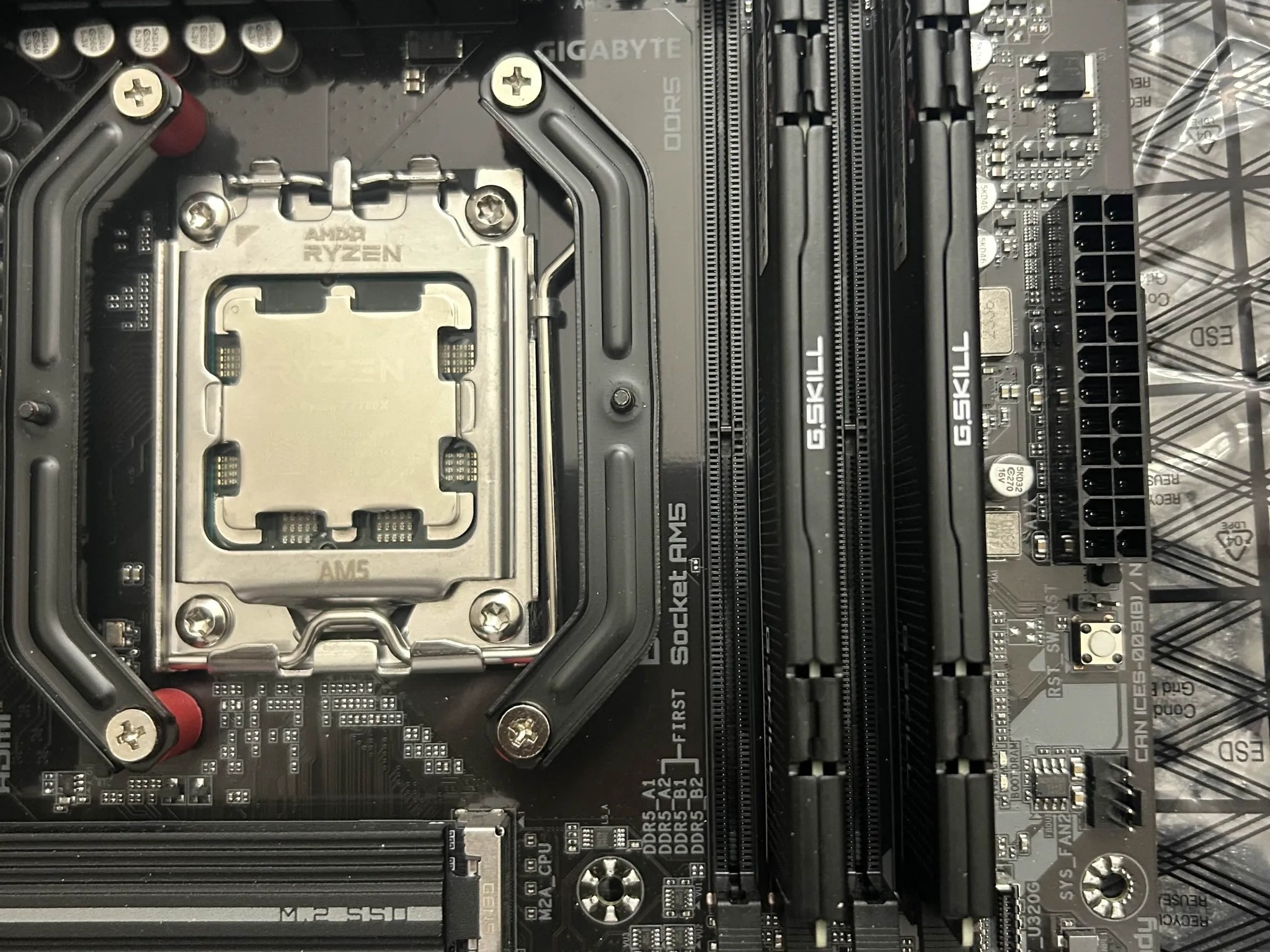 Ryzen 7 7700X | Gigabyte B650 Gaming X AX V2 | 32GB DDR5 6000