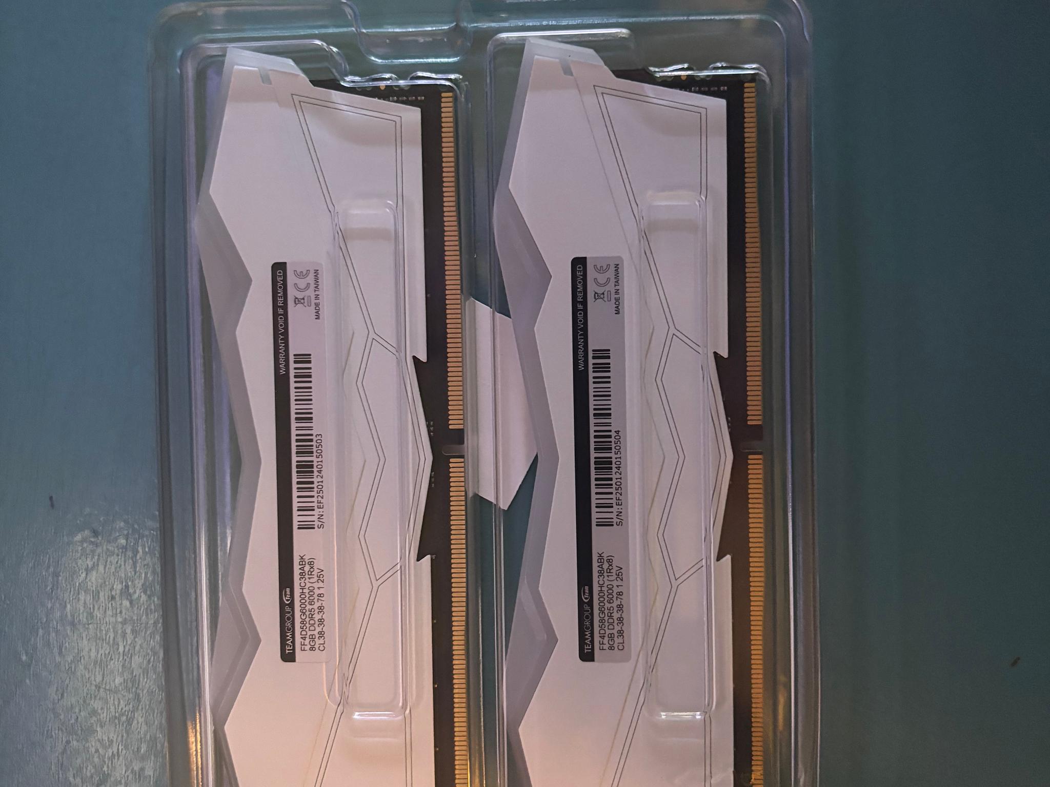 T-force 16gb white memory