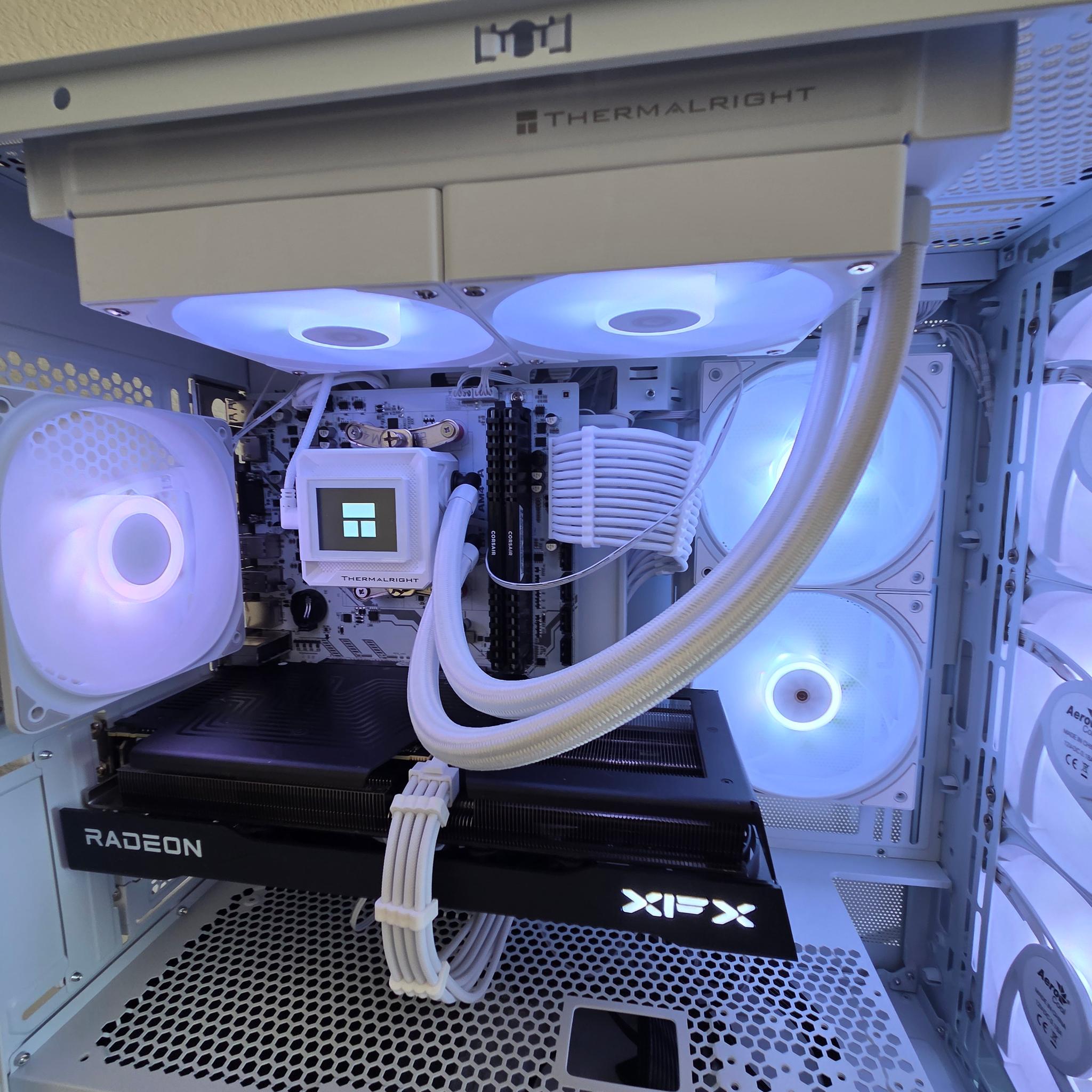 FROST PRO PLAYER🤍❄️💙9060XT Ryzen 7 5700x