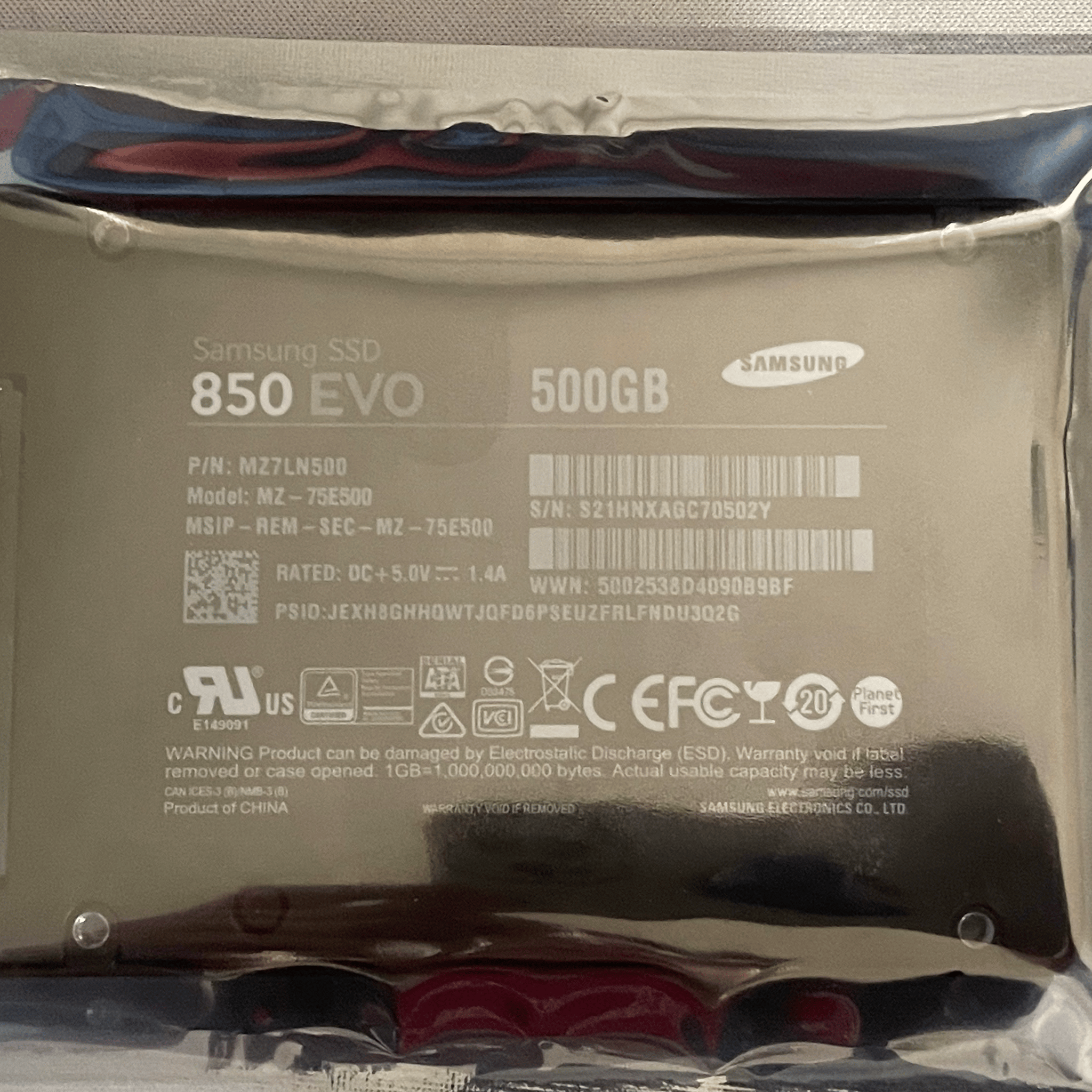 Small Lot of SSD/HDD
