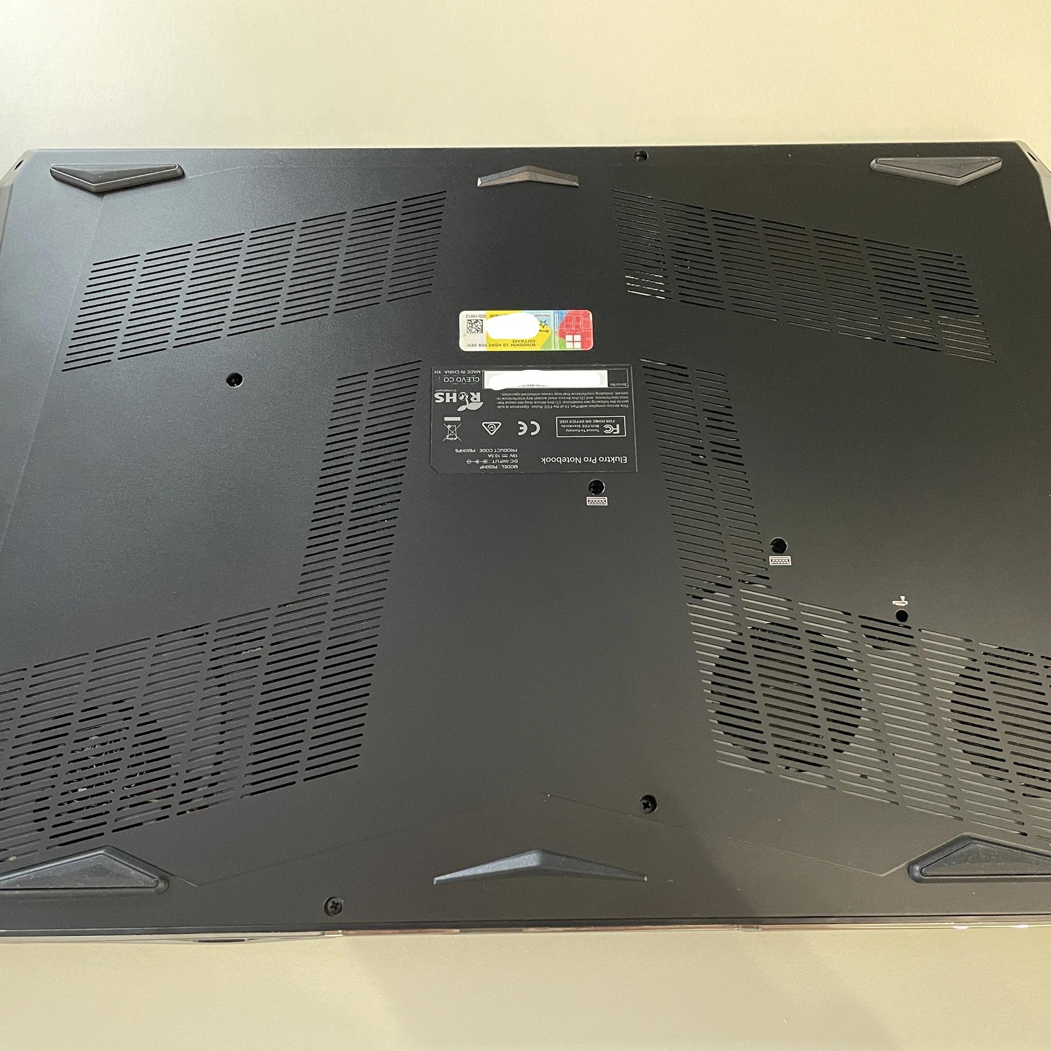 Clevo 15.6" P650HP6 + i7-7700HQ + GTX 1060 + 1080p 60HZ